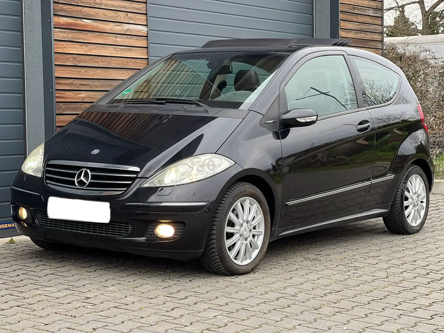 Mercedes-Benz A 200 Avantgarde *TÜV NEU*PANO*BI-XENON*LEDER*SHZ*SH- Noir - 1