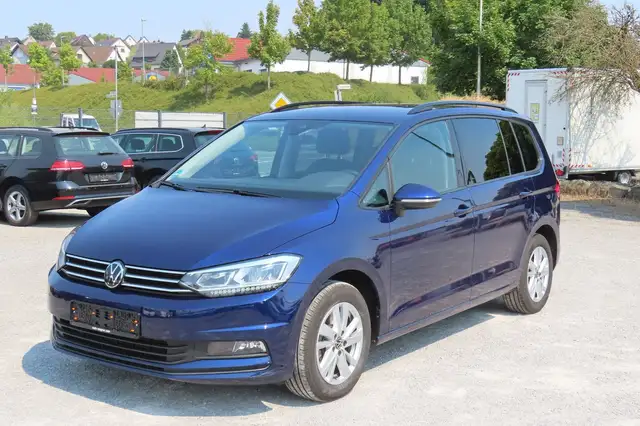Volkswagen Touran TDi DSG Navi LED CarPlay digi.Cockpit Kamera AHK
