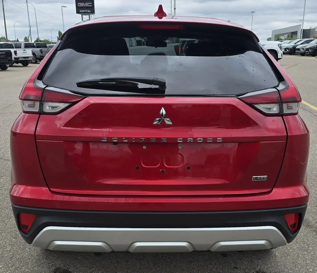 Mitsubishi Eclipse Cross снимка Mitsubishi Eclipse Cross