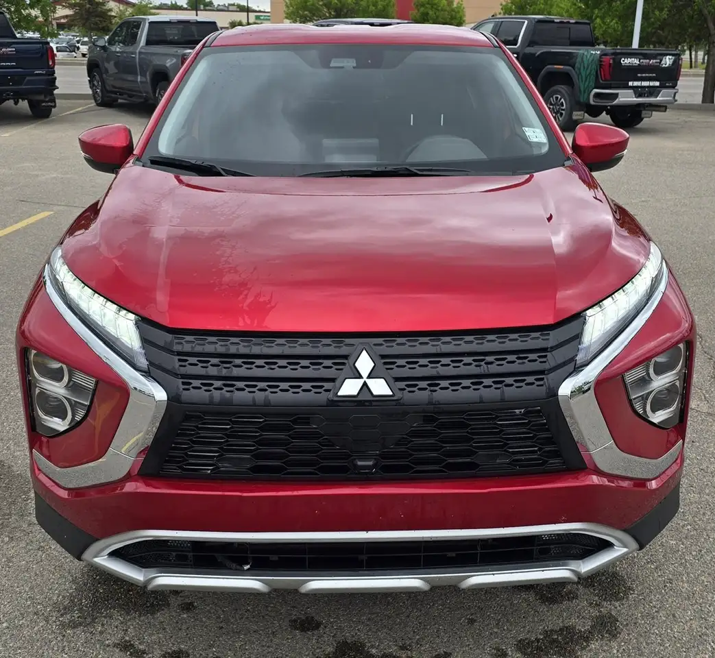 Mitsubishi Eclipse Cross снимка Mitsubishi Eclipse Cross