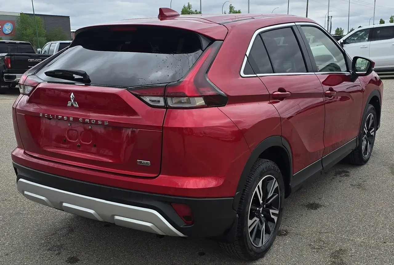 Mitsubishi Eclipse Cross снимка Mitsubishi Eclipse Cross