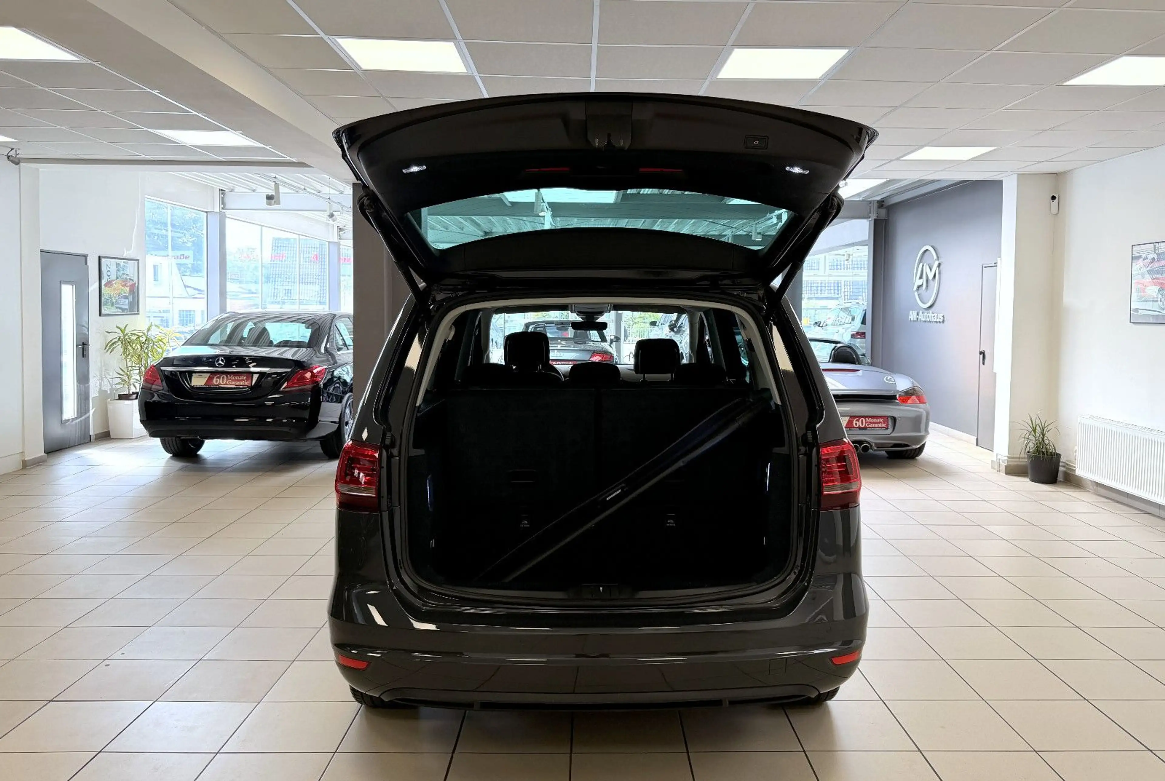 Volkswagen Sharan Comfortline *7Sitzer*ACC*AHK*BiXenon*Navi — photo 10