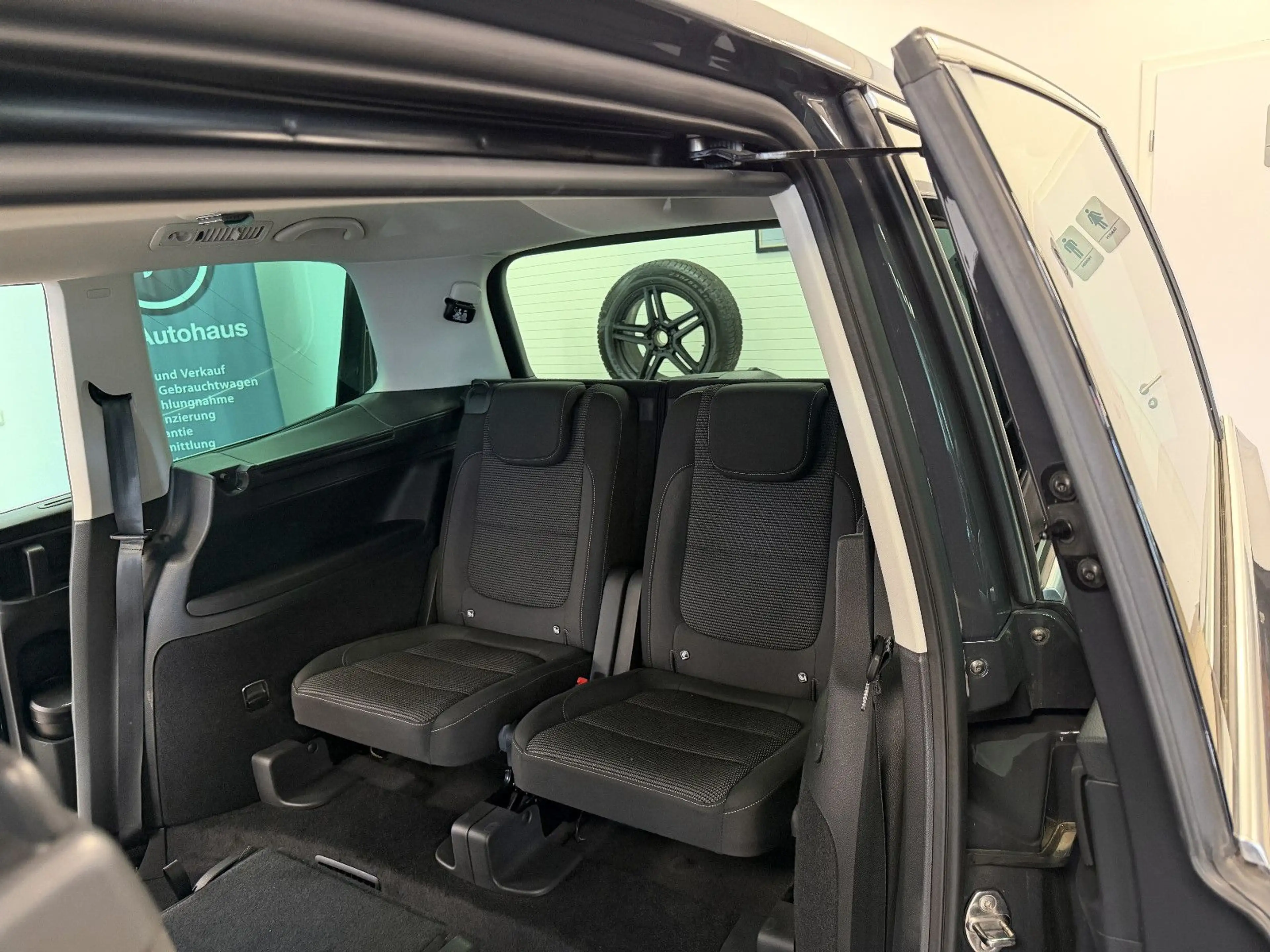Volkswagen Sharan Comfortline *7Sitzer*ACC*AHK*BiXenon*Navi — photo 7