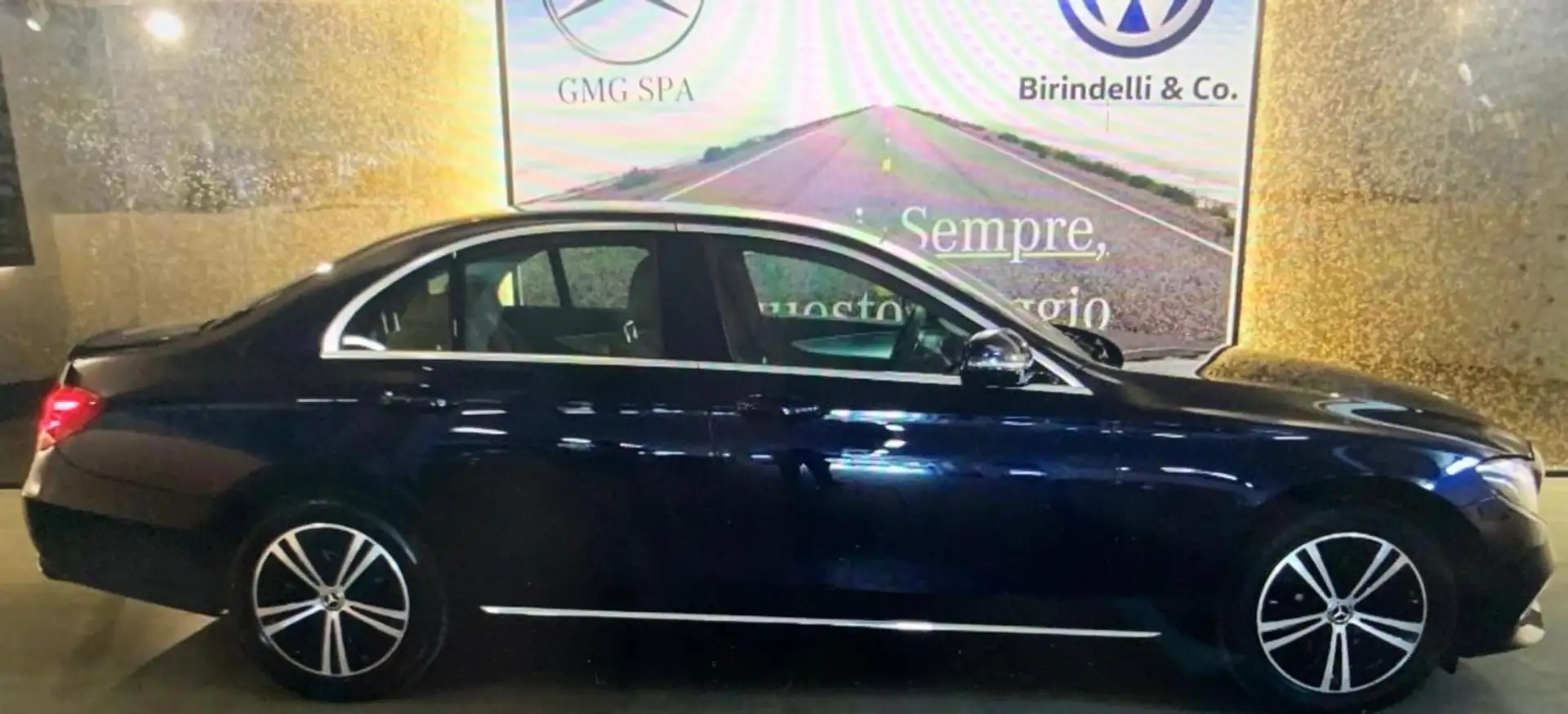 Mercedes-Benz E 200 Blu/Azzurro - 2
