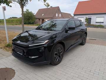 73.1 kWh 2WD Executive