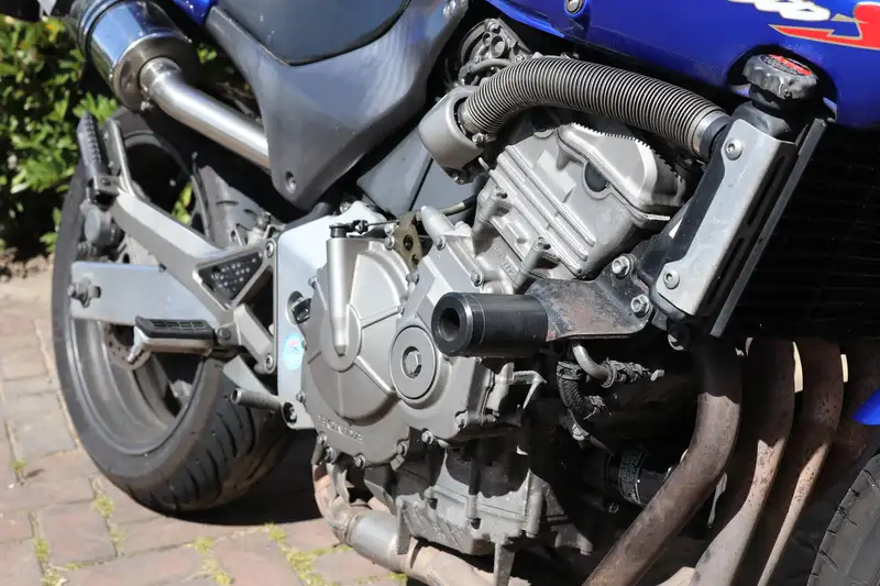 Honda Hornet - foto 6