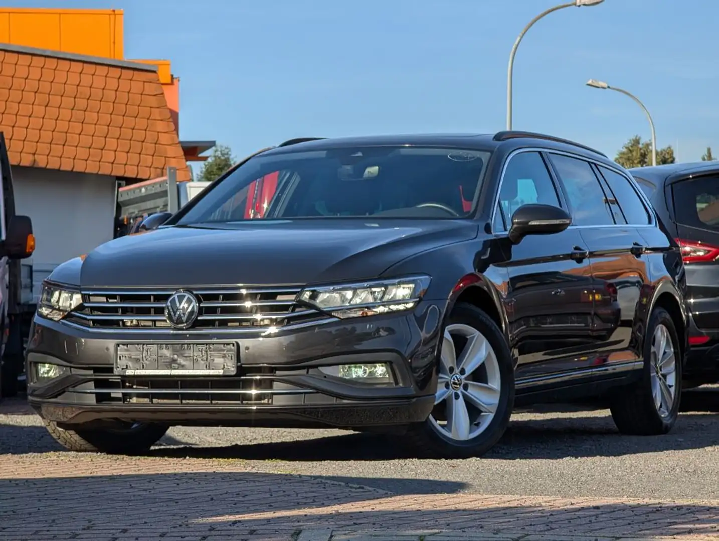 Volkswagen Passat Variant 2.0 TDI SCR DSG Business Grau - 1