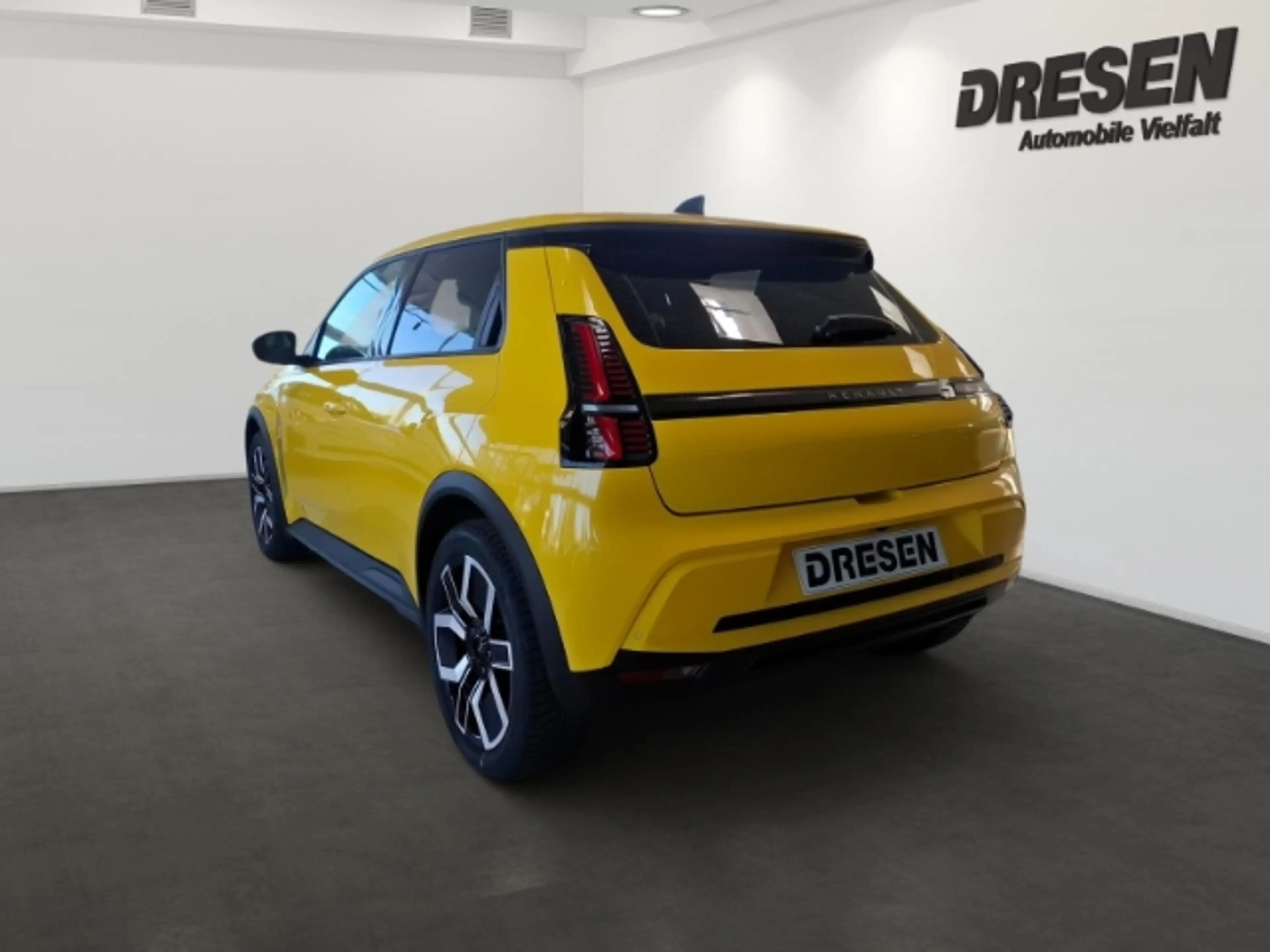 Renault R 5 E-Tech Techno 150 Comfort Range ALLWETTERREIFEN SI — photo 3