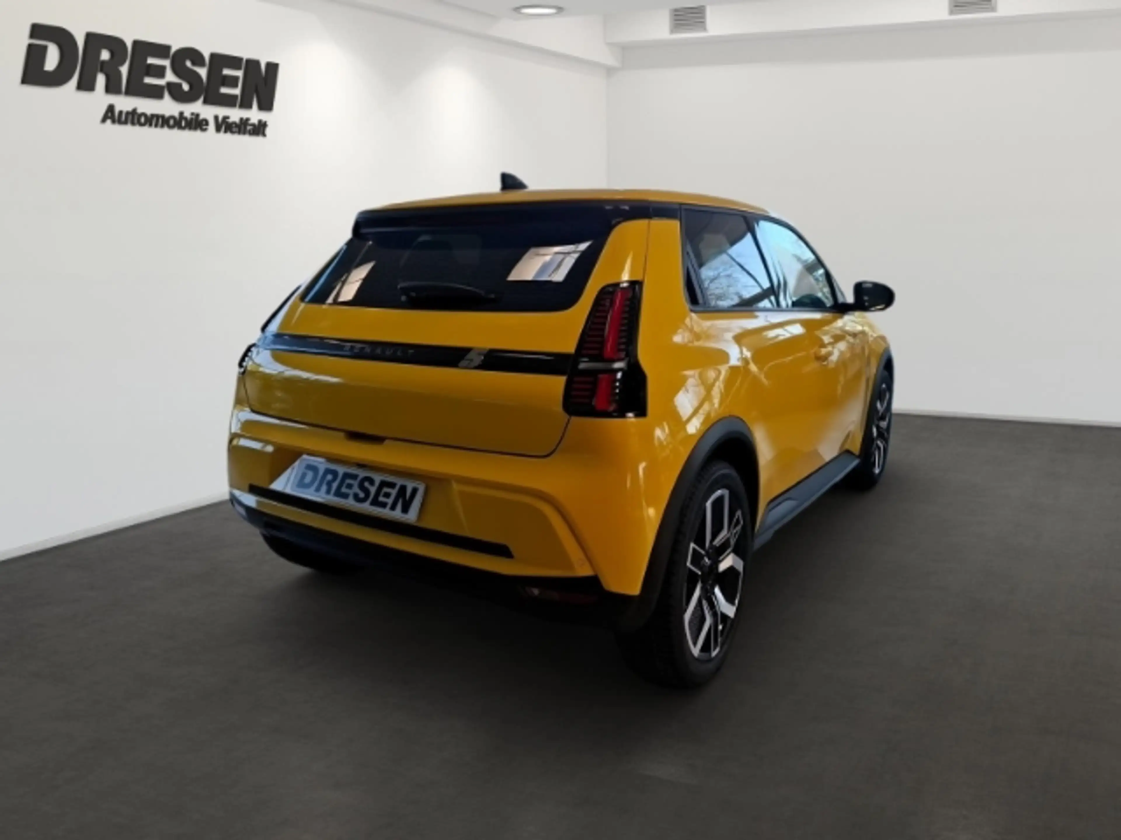 Renault R 5 E-Tech Techno 150 Comfort Range ALLWETTERREIFEN SI — photo 4