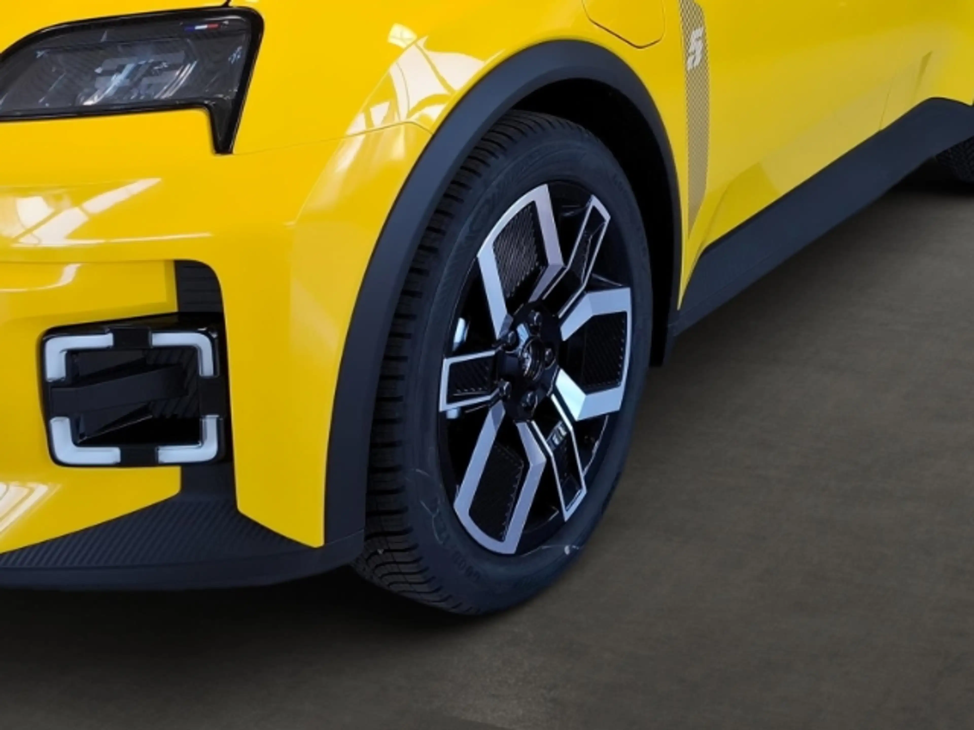 Renault R 5 E-Tech Techno 150 Comfort Range ALLWETTERREIFEN SI — photo 6