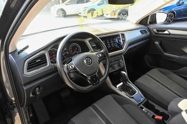 Volkswagen T-Roc view 7