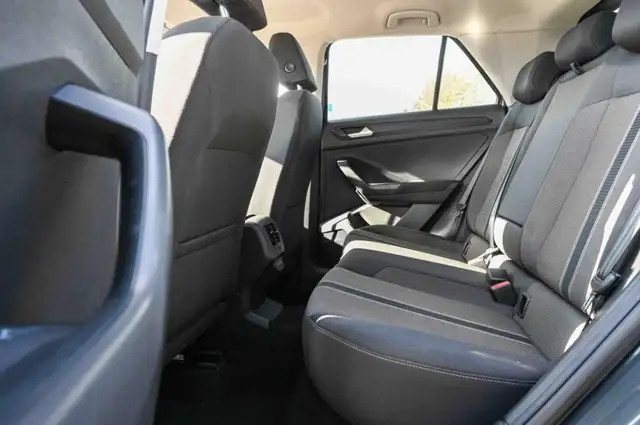 Volkswagen T-Roc view 10
