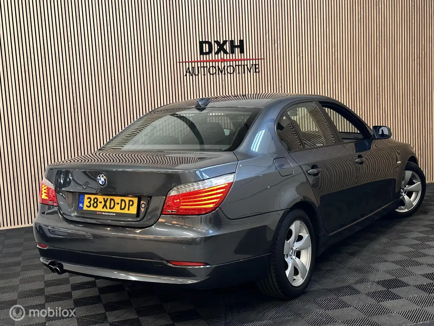 BMW 523 5-serie 523i LCI Executive AUT APK-6/2026 NAVI FAC Grijs - 2