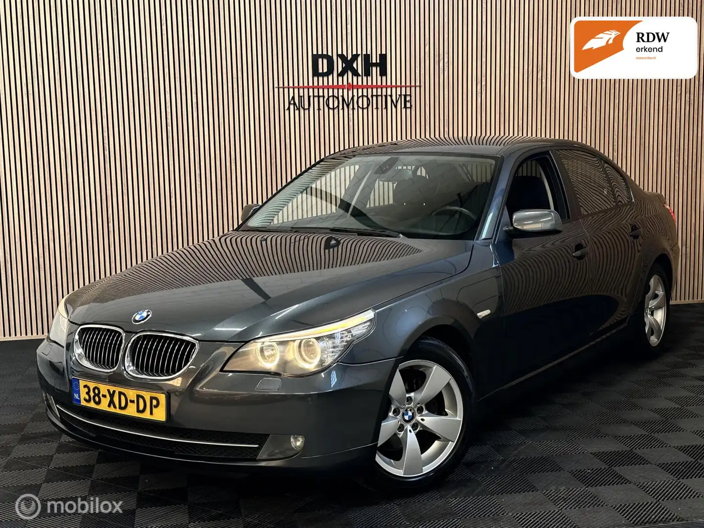 BMW 523 5-serie 523i LCI Executive AUT APK-6/2026 NAVI FAC Grijs - 1