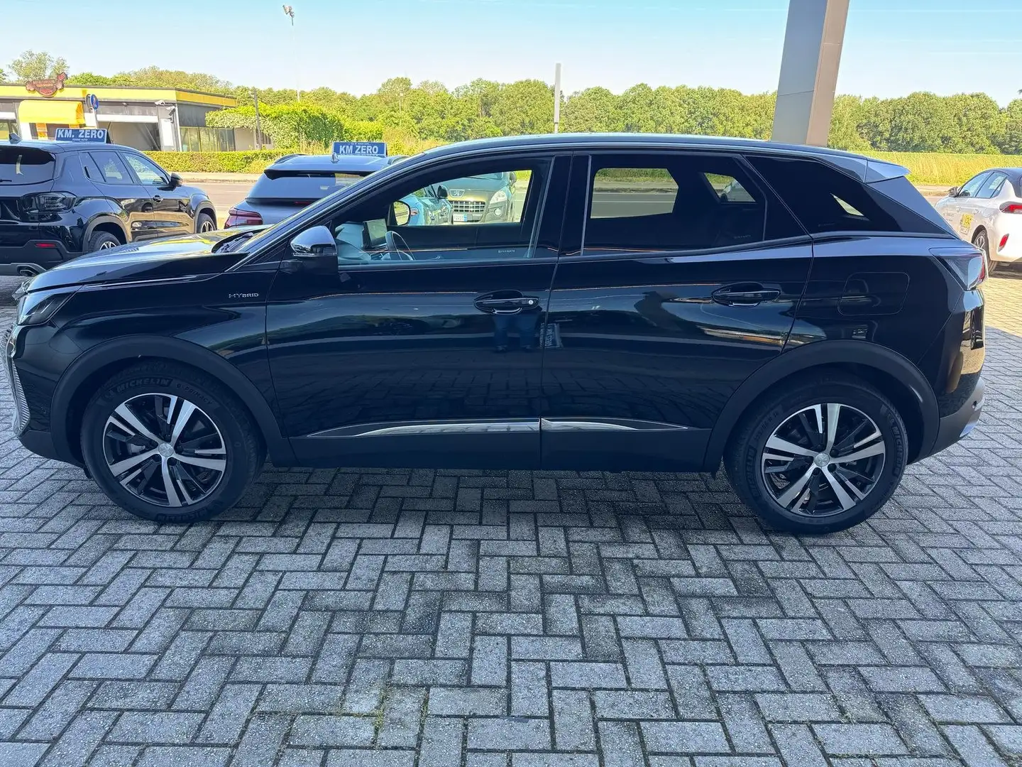 Peugeot 3008 1.6 hybrid phev AllurePack 225cv eat8 *easy drive* Zwart - 2