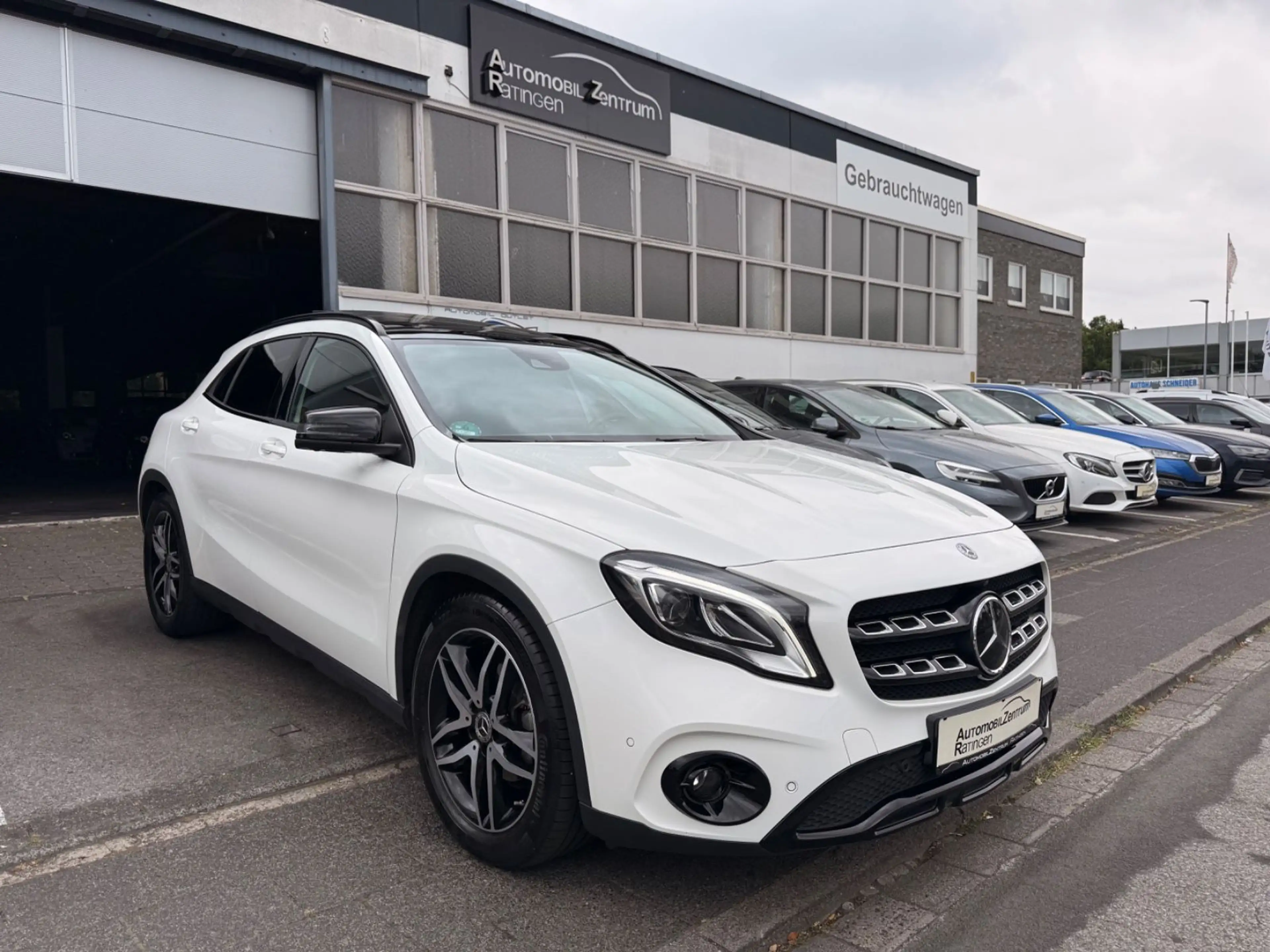Mercedes-Benz GLA 180 Urban 2.HD*AUTOMATIK*PANO*LED*NAVI*TOP