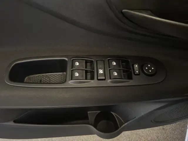 Fiat Punto Evo view 11