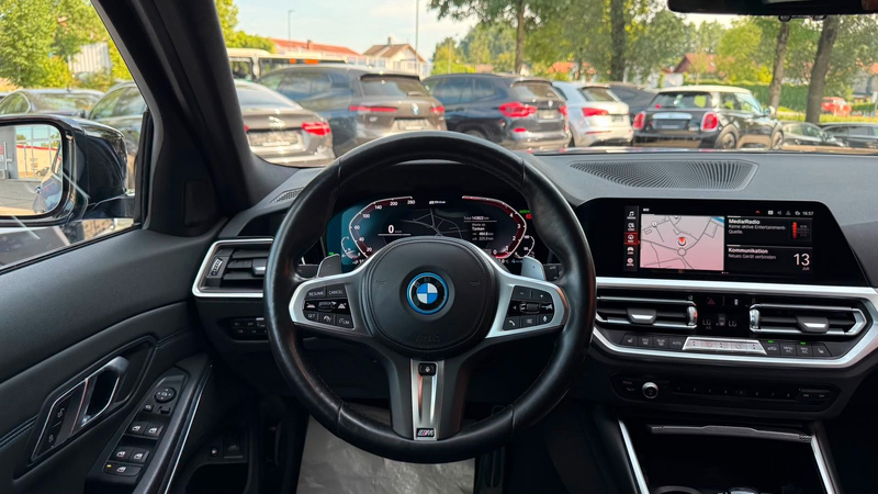 BMW 330 e xDrive M Sportpaket/Laser/Komfort/Kamera — photo 14