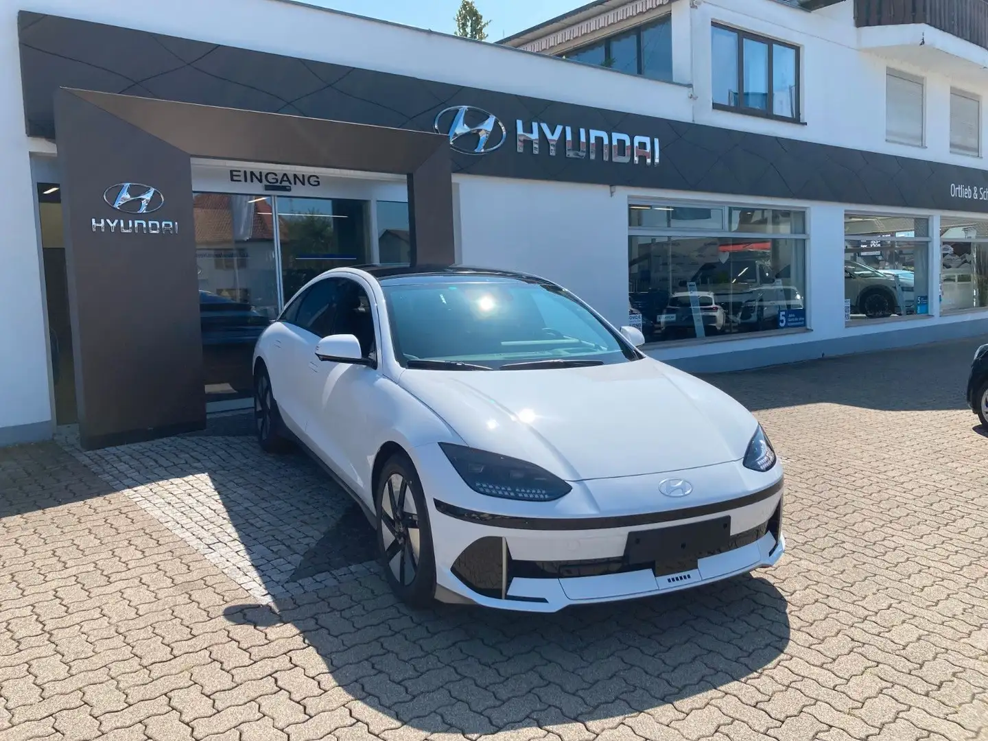 Hyundai IONIQ 6 53kWh 2WD 111kW/151PS Techniq+Park+Glas Alb - 1