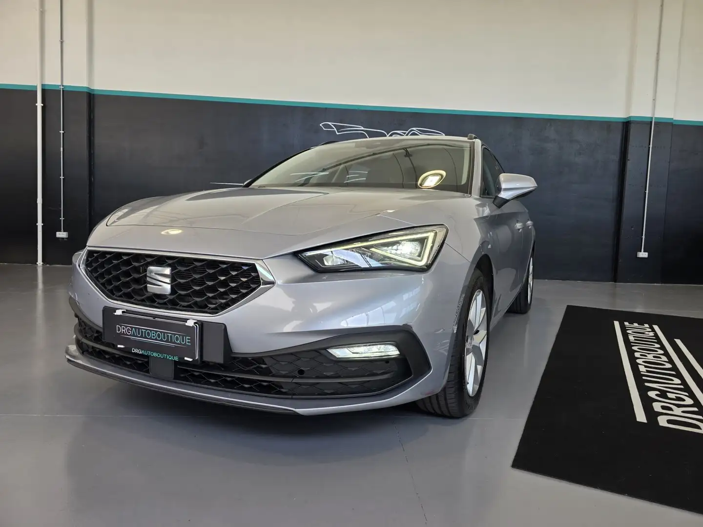 SEAT Leon Sportstourer 2.0 TDI 150 CV DSG Style Gris - 2