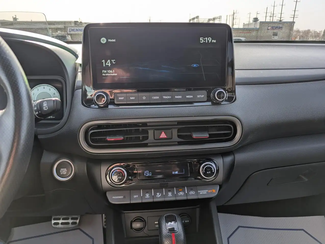 Hyundai KONA снимка Hyundai KONA