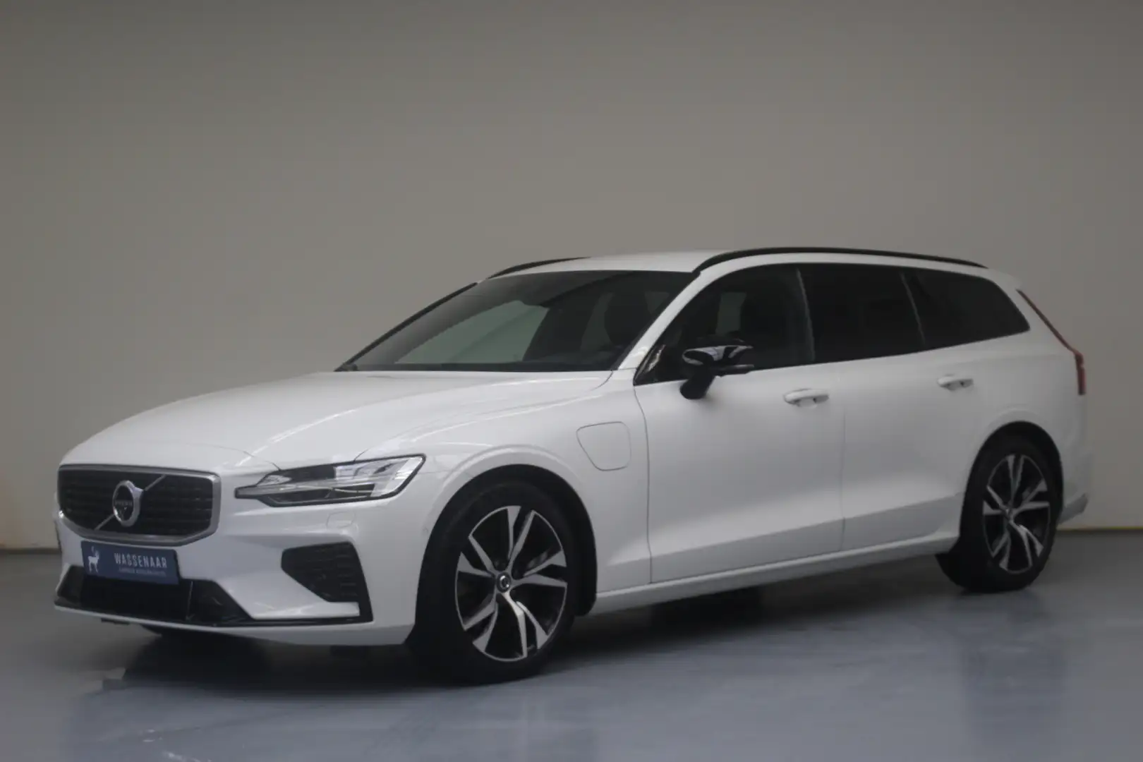Volvo V60 T8 Twin Engine AWD R-Design | Rijklaarprijs | Trek Wit - 1