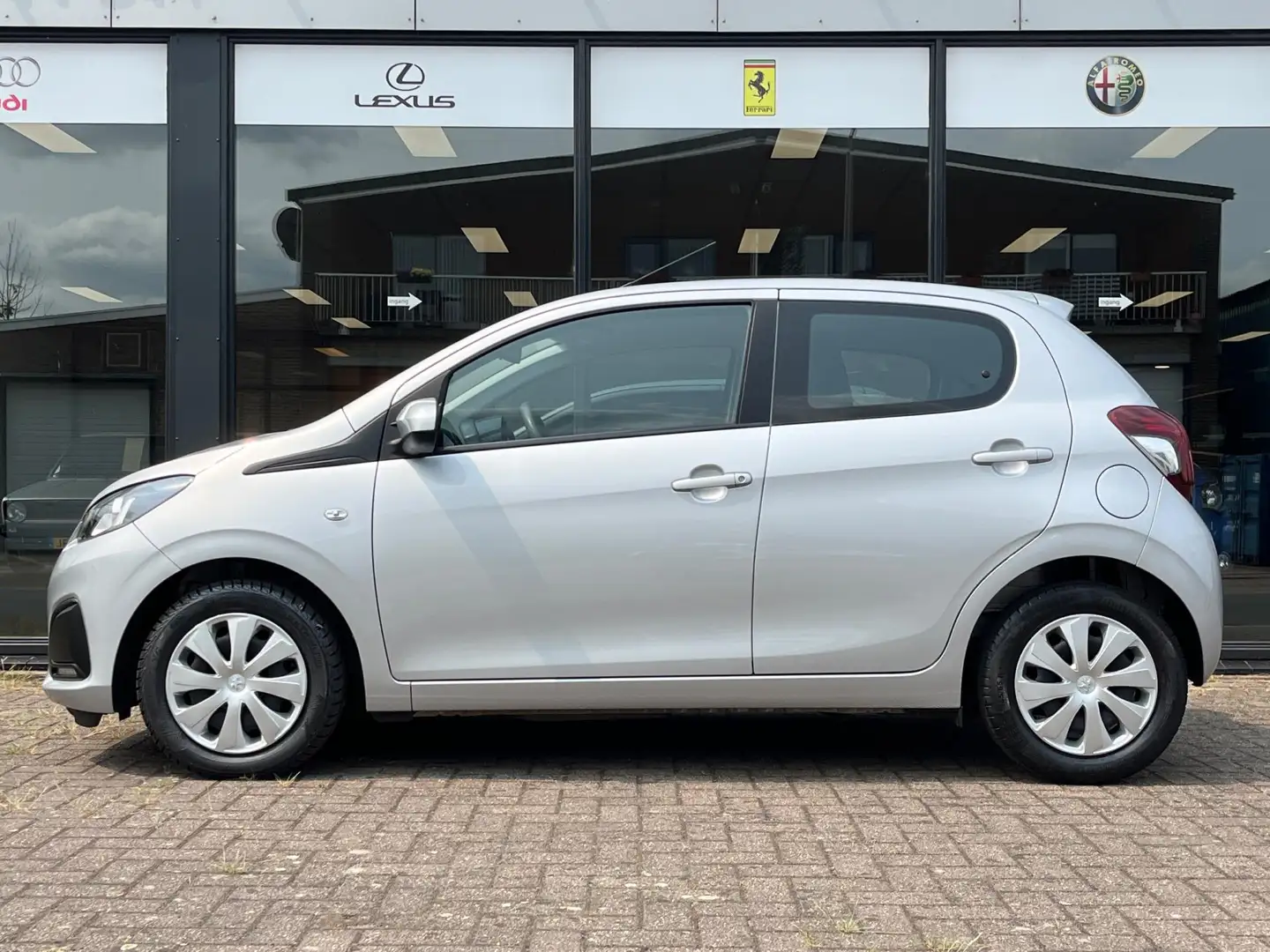 Peugeot 108 1.0 e-VTi Active | Airco | DAB Radio Grijs - 2