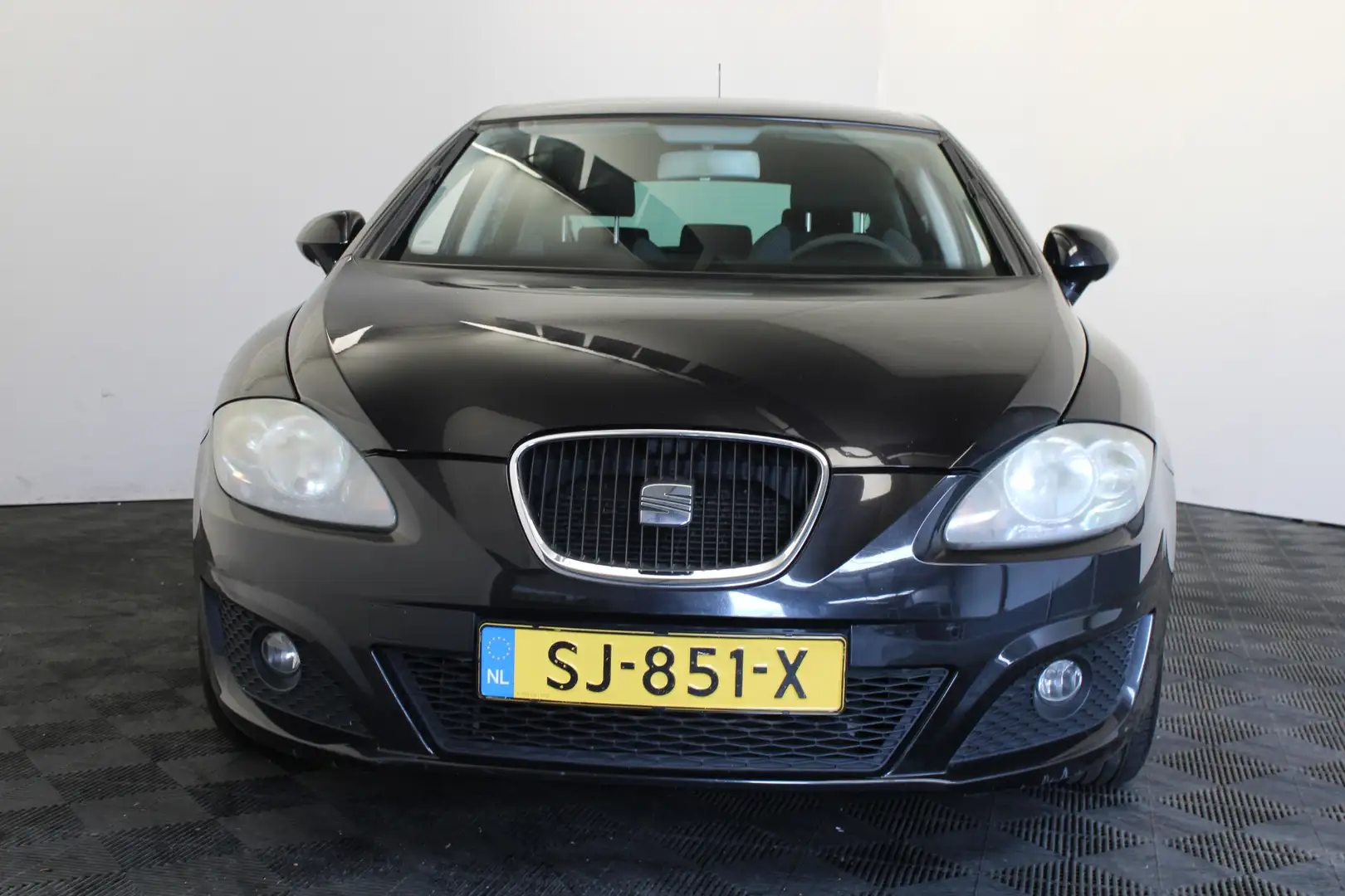 SEAT Leon 1.2 TSI Ecomotive Reference Zwart - 2