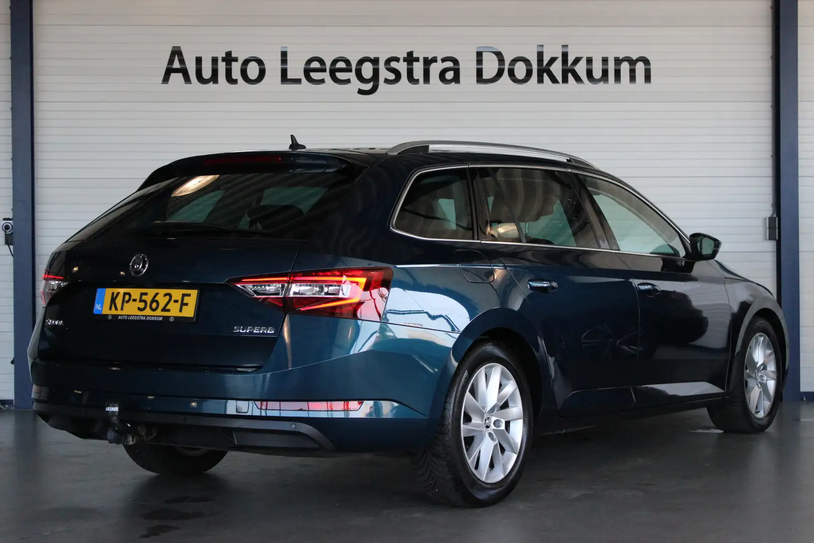 Skoda Superb Combi 1.6 TDI Style Business Trekhaak | Adapt. Cru Blauw - 2