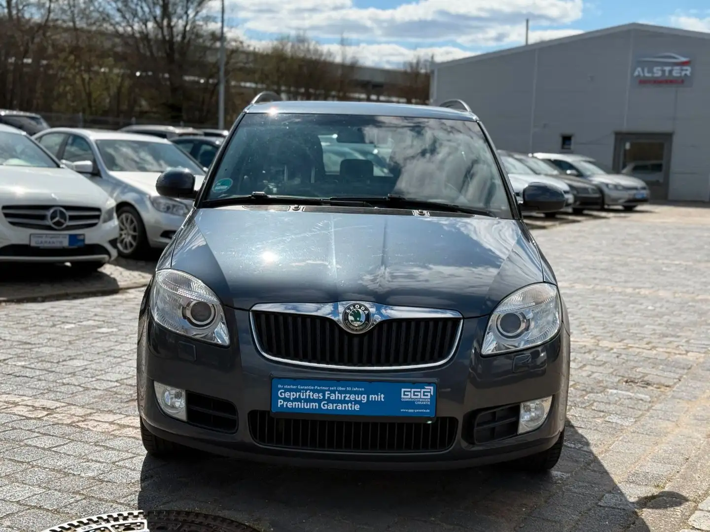 Skoda Fabia Combi 1,6  Elegance Automatik Grau - 2