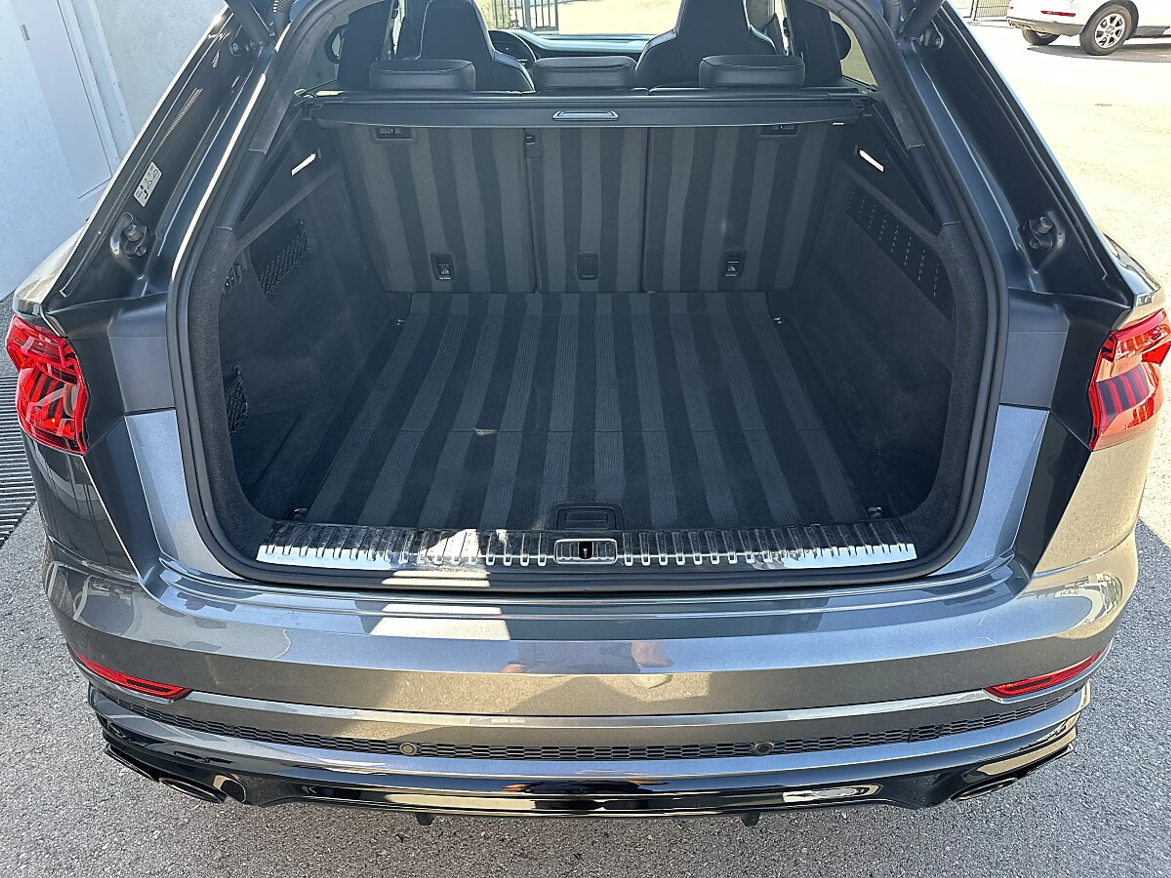 Audi SQ8 TDI quattro Tiptronic — photo 14