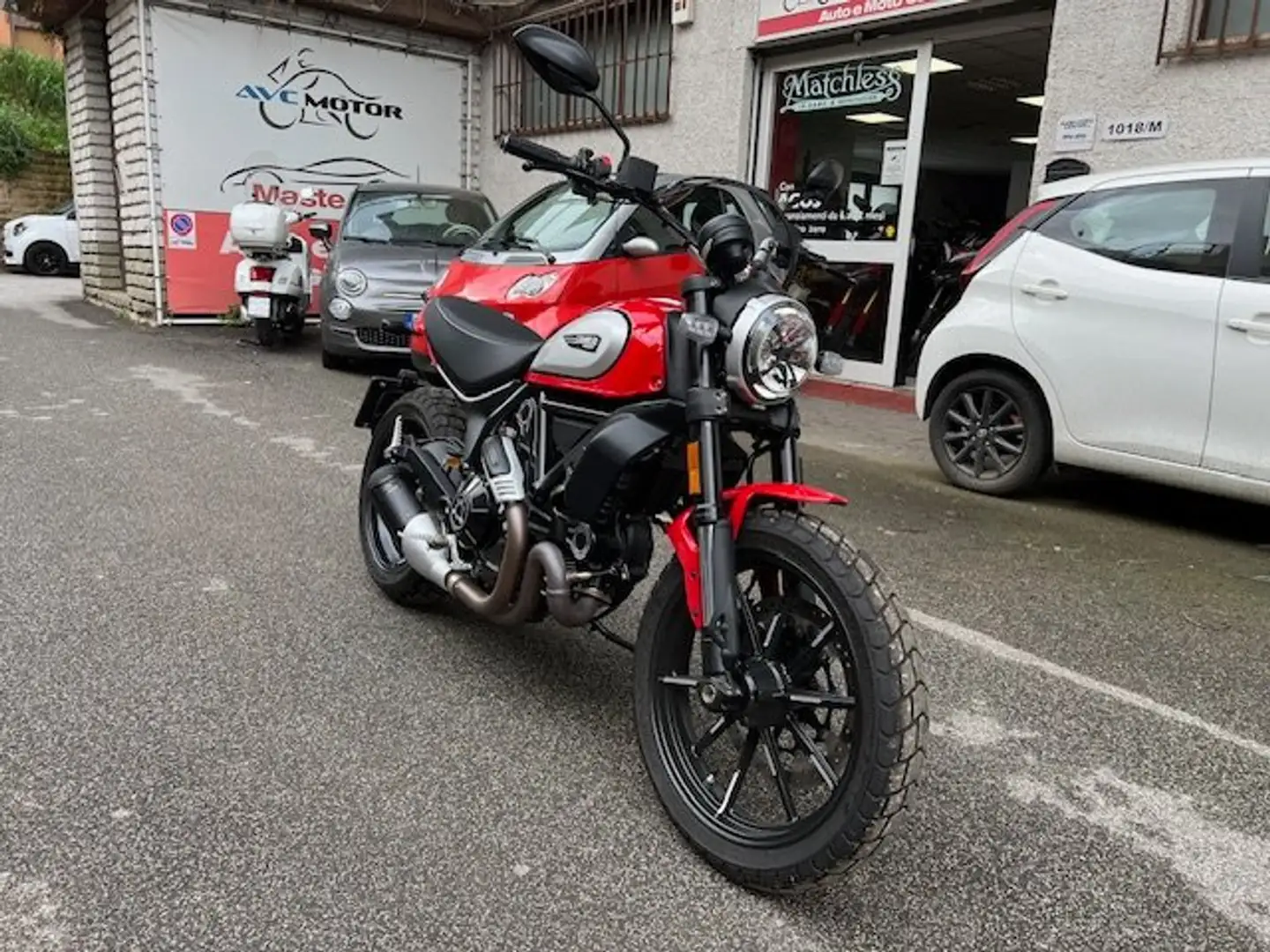 Ducati Scrambler 800 ICON RED 11/22 KM.385 Piros - 1
