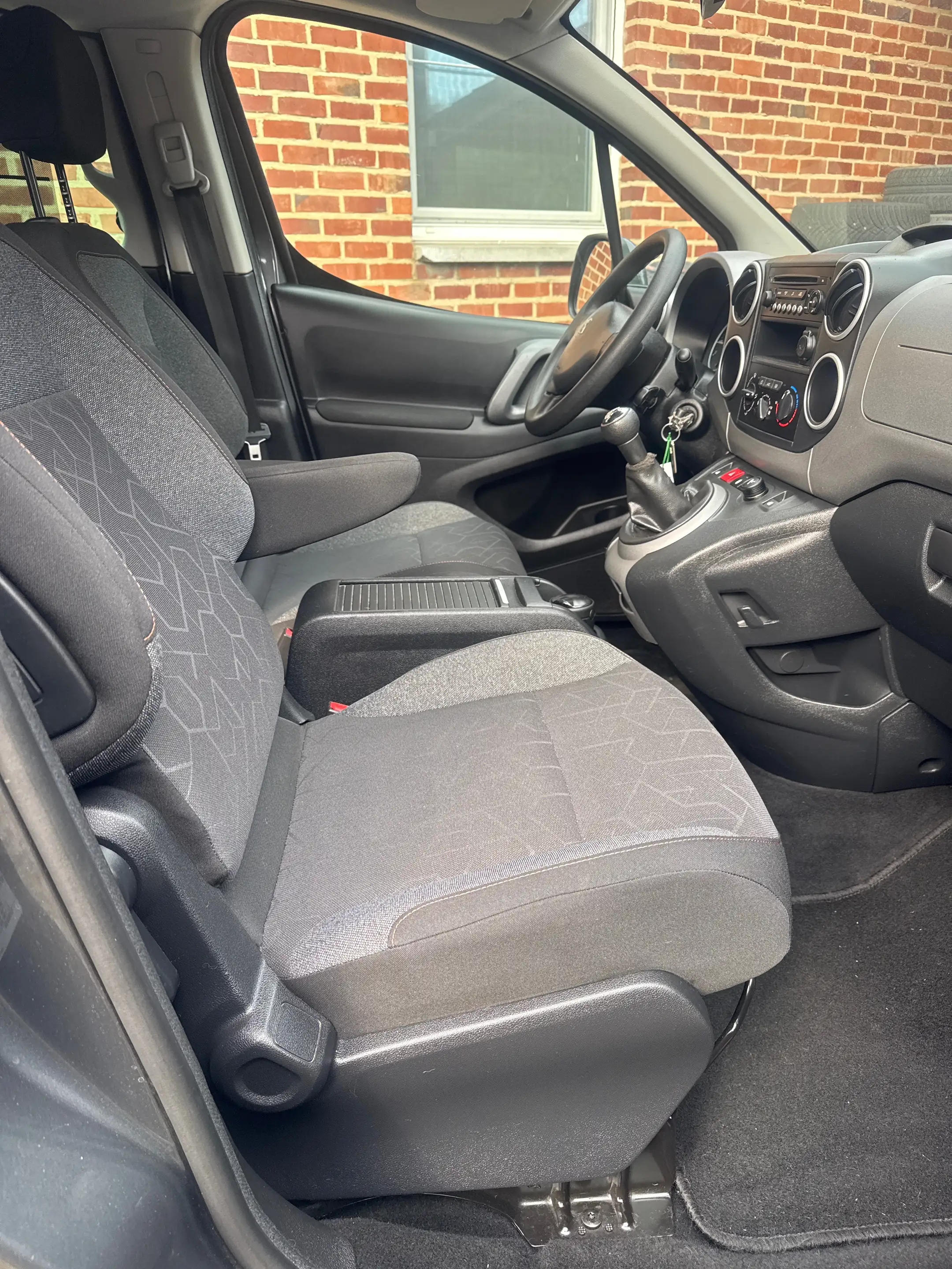 Peugeot Partner 12 CC -GPS-AIR CIO. — photo 15