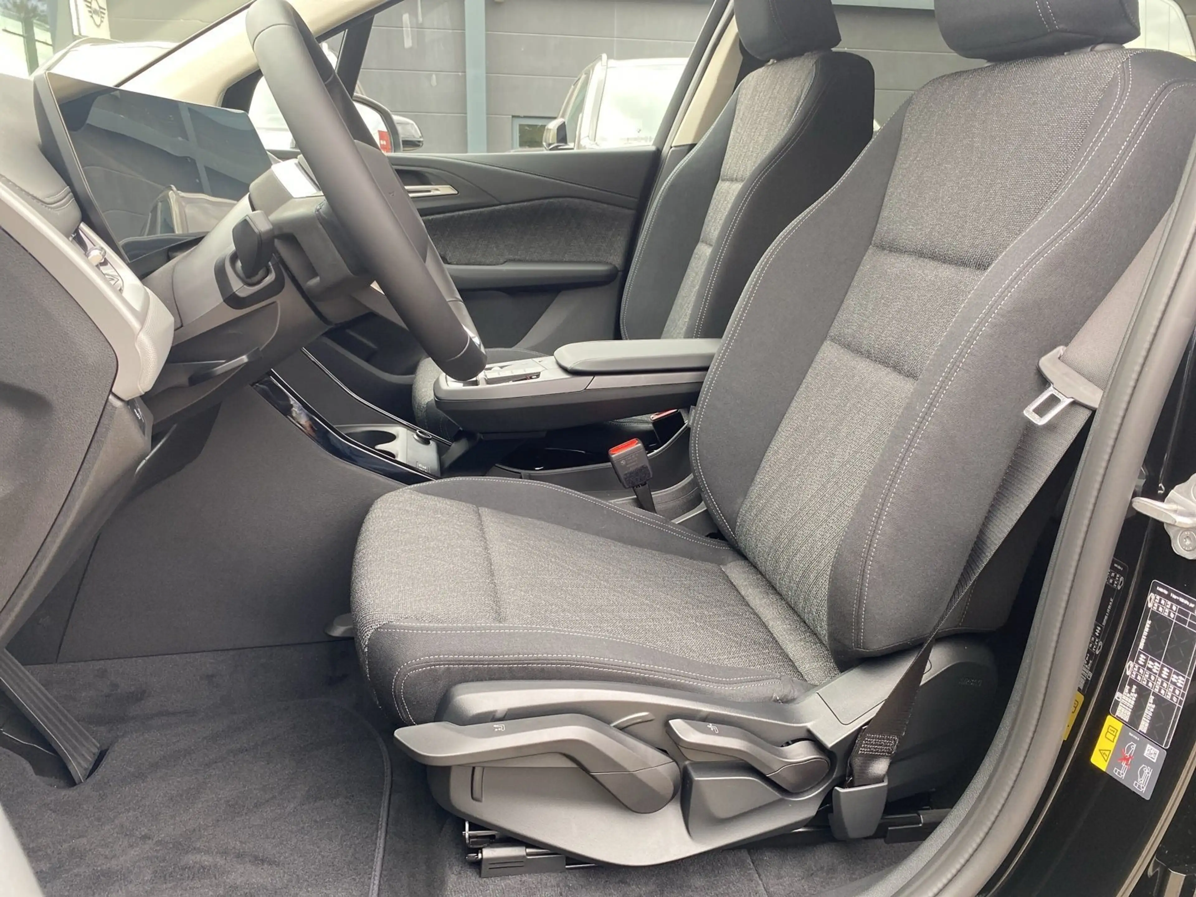 BMW 225 e xDrive 54.290,- € DAB LED Komfortzg. Parkassiste — photo 9