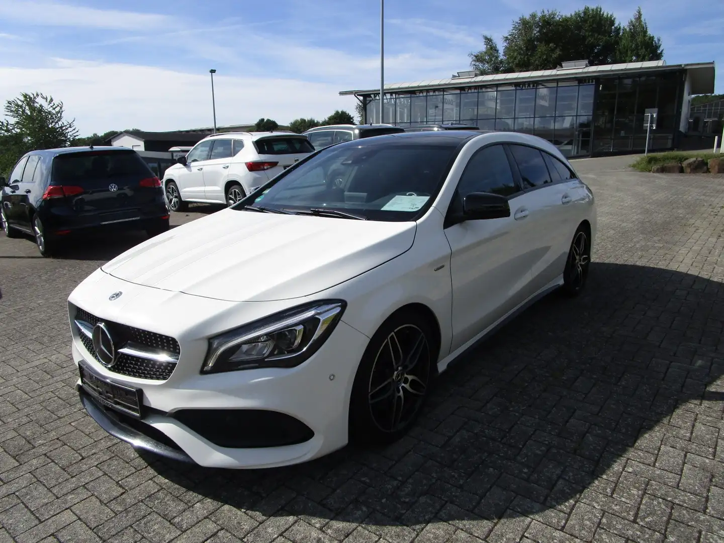 Mercedes-Benz CLA 220 CLA 220 4Matic AMG-Line 4Matic Wit - 1