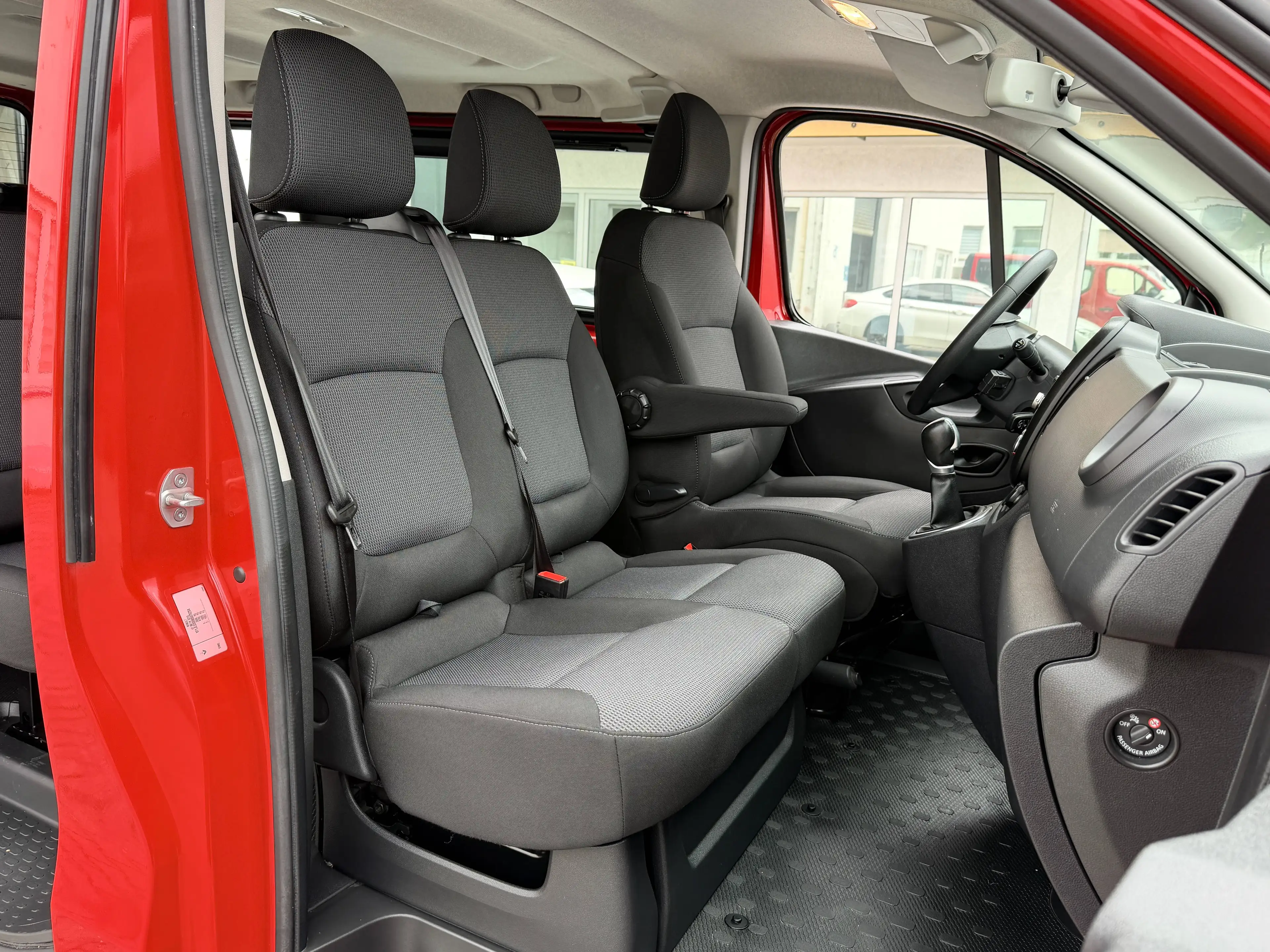 Renault Trafic L1H1 2,8t *9Sitze* Life LED AHK Automatik 2.Hand — photo 12