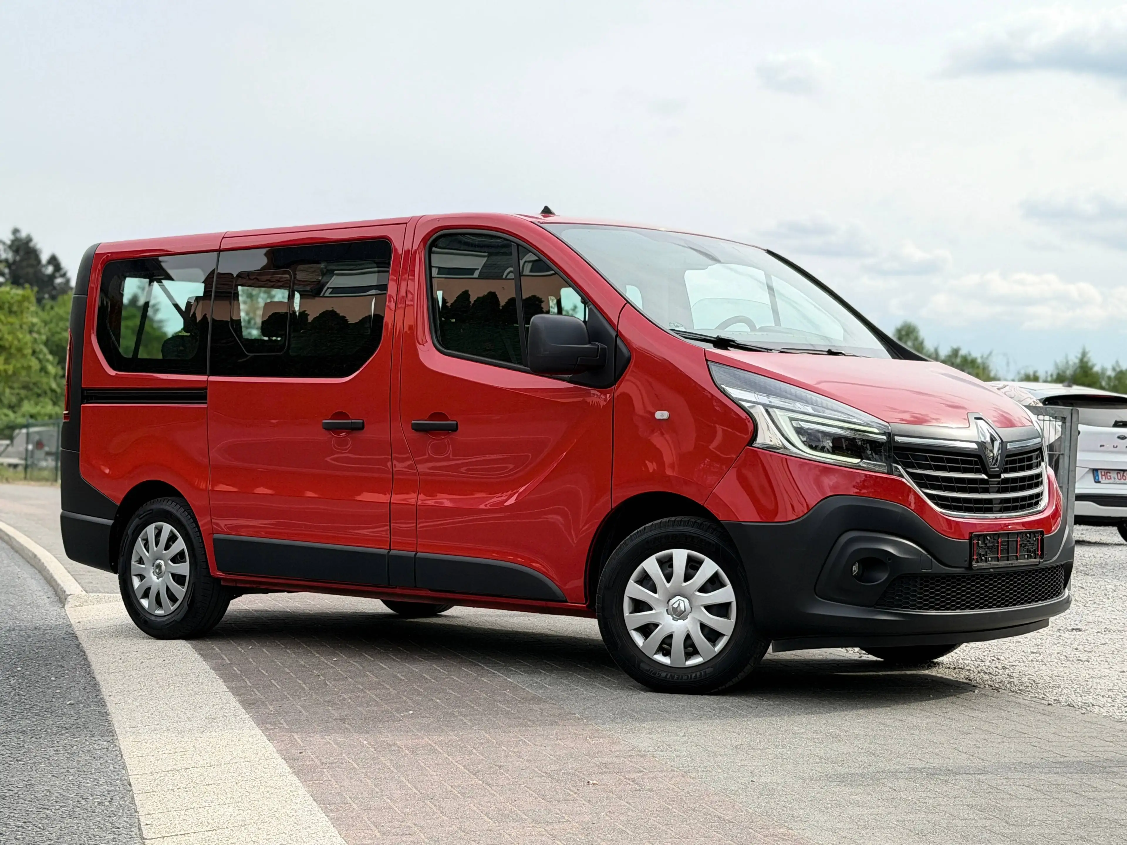 Renault Trafic L1H1 2,8t *9Sitze* Life LED AHK Automatik 2.Hand — photo 3
