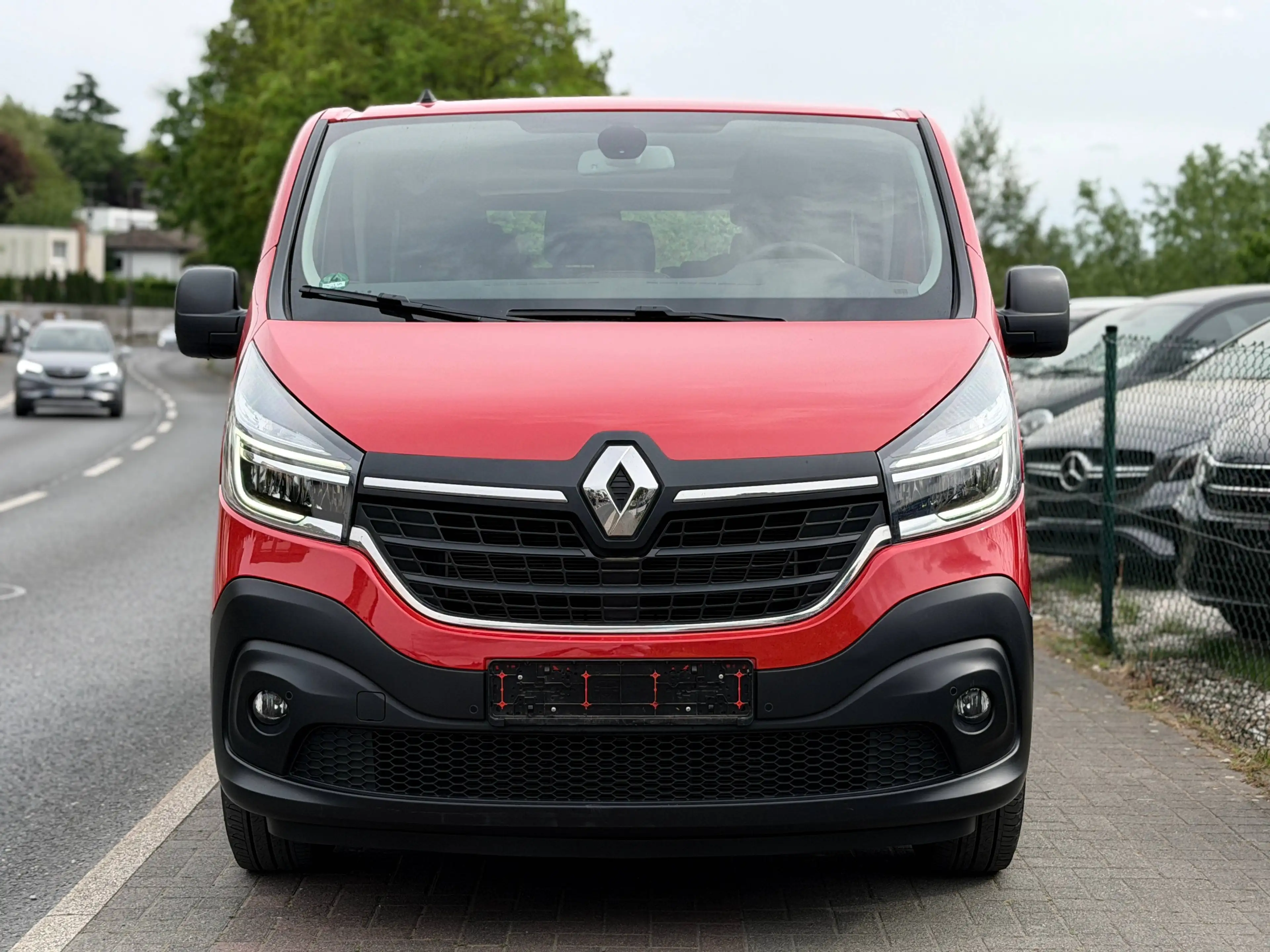 Renault Trafic L1H1 2,8t *9Sitze* Life LED AHK Automatik 2.Hand — photo 13