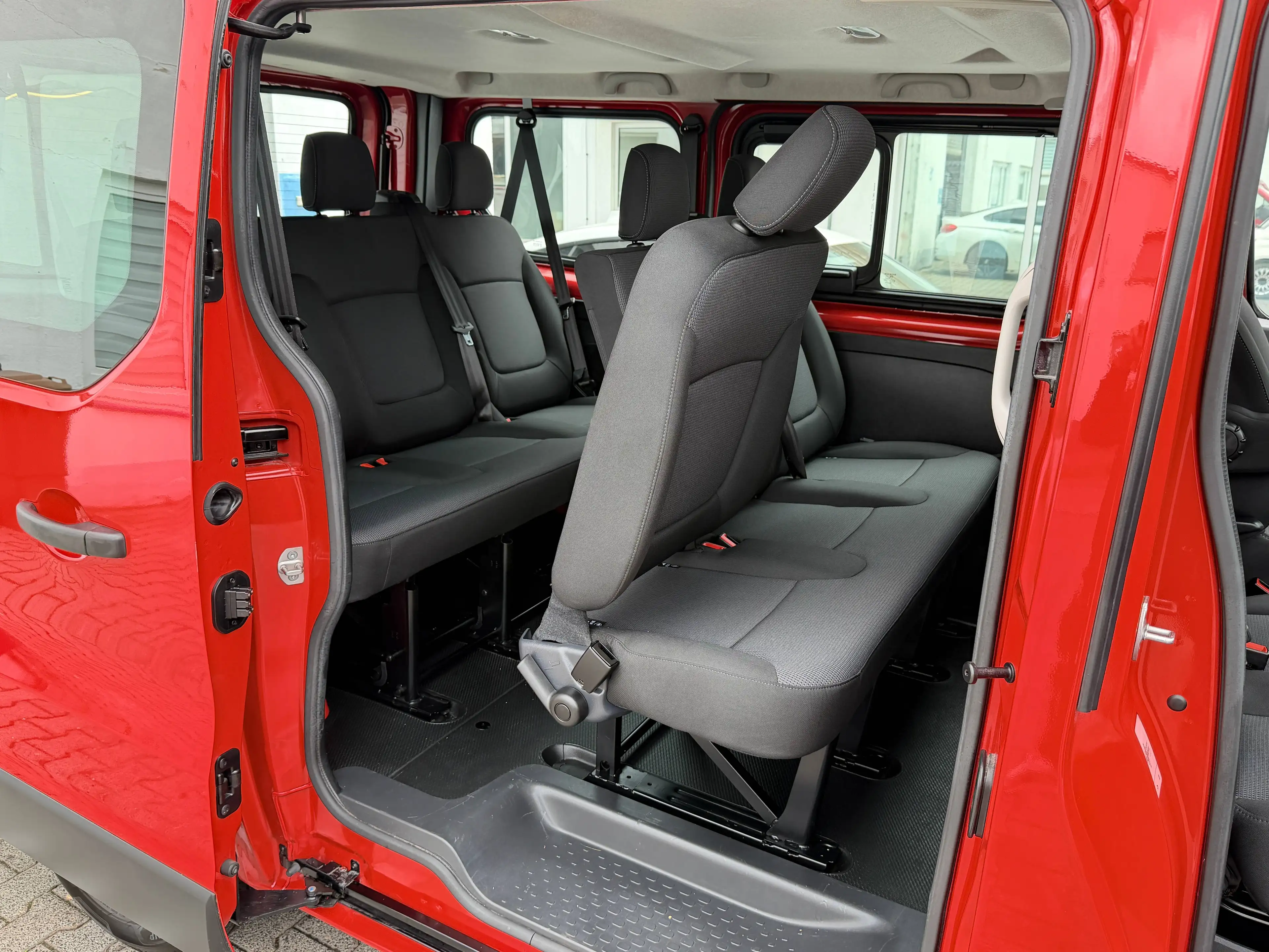 Renault Trafic L1H1 2,8t *9Sitze* Life LED AHK Automatik 2.Hand — photo 15