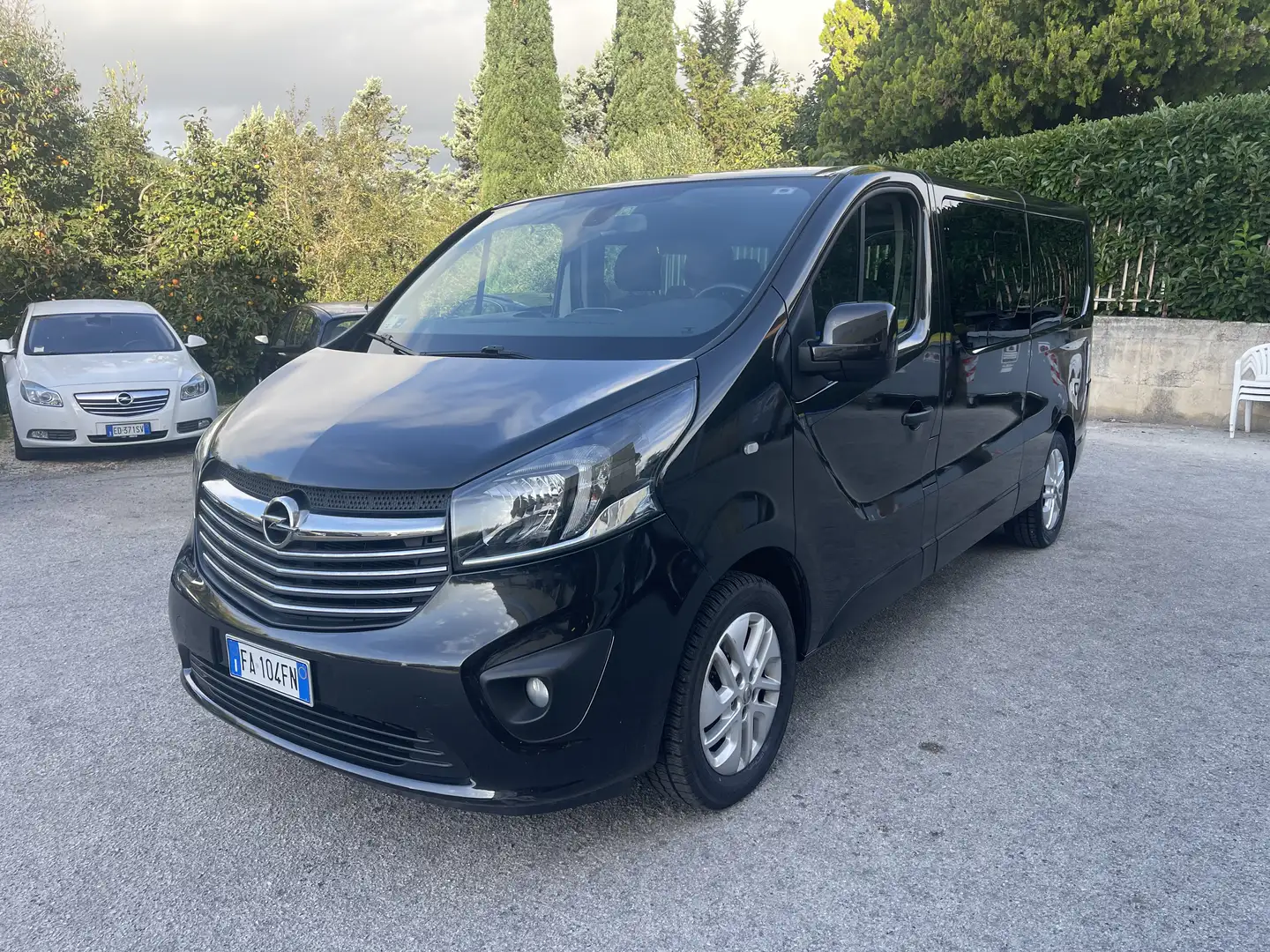 Opel Vivaro 1.6 Diesel 9 Posti - 1