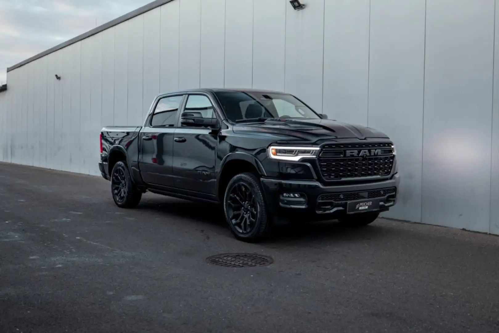 RAM 1500 Ram 1500 Limited Night Crew Cab 5'7''-Bed 4x4 Schwarz - 1