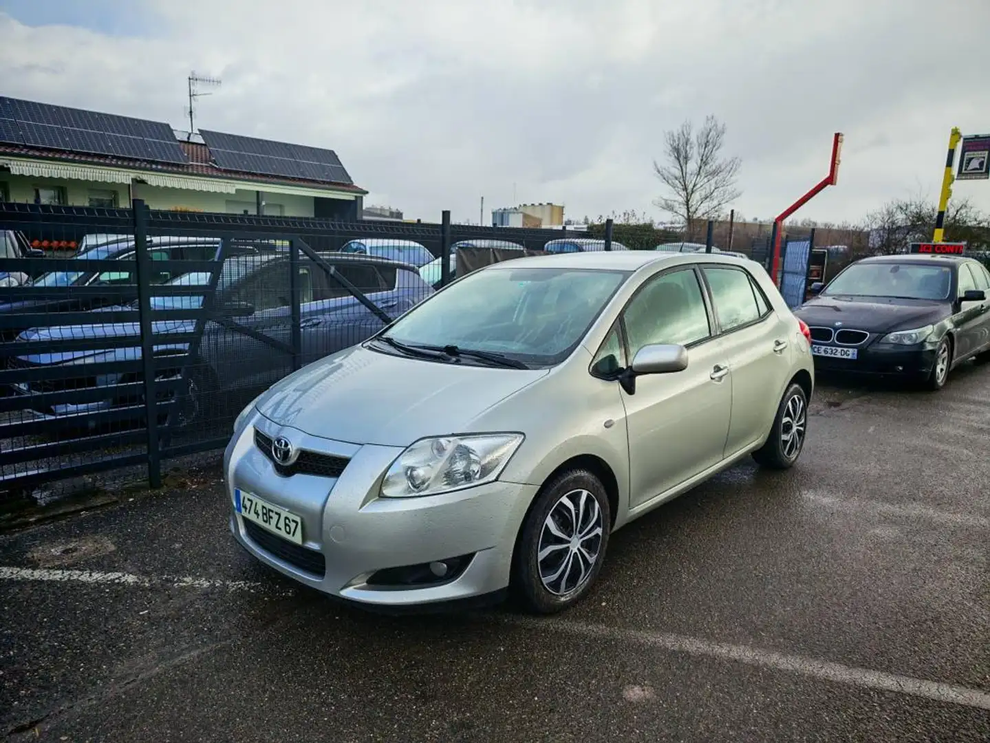 Toyota Auris 2.0 D-4D 126cv Gris - 1