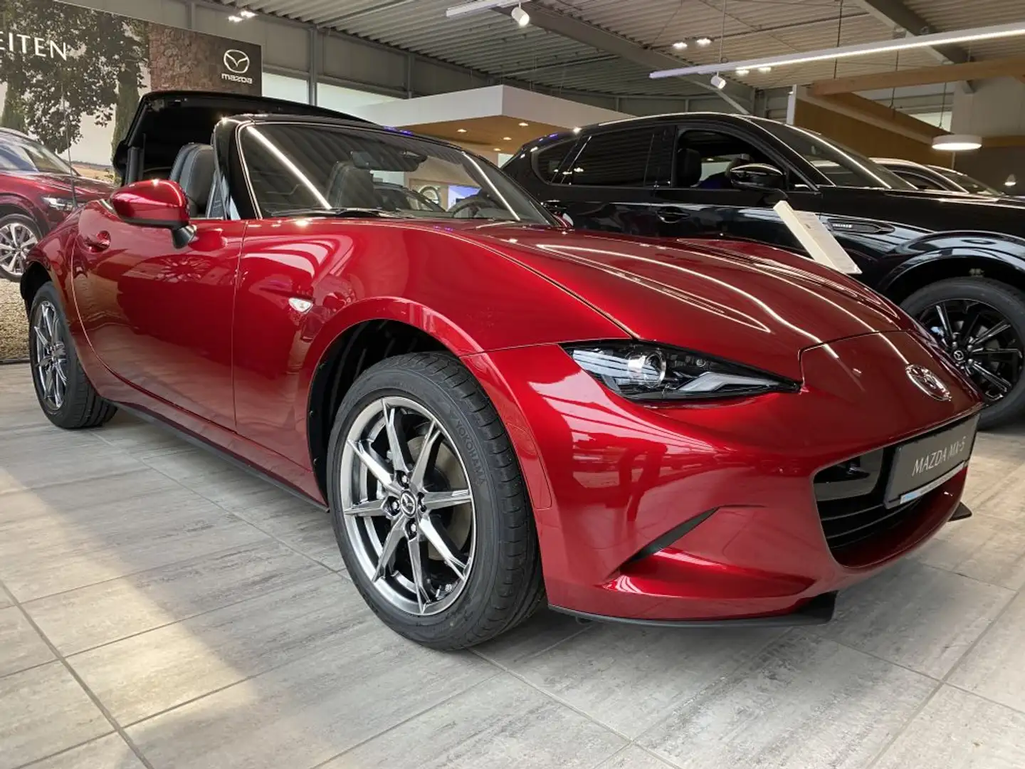 Mazda MX-5 Cabrio SKY-G 132PS Exclusive-Line Rot - 1