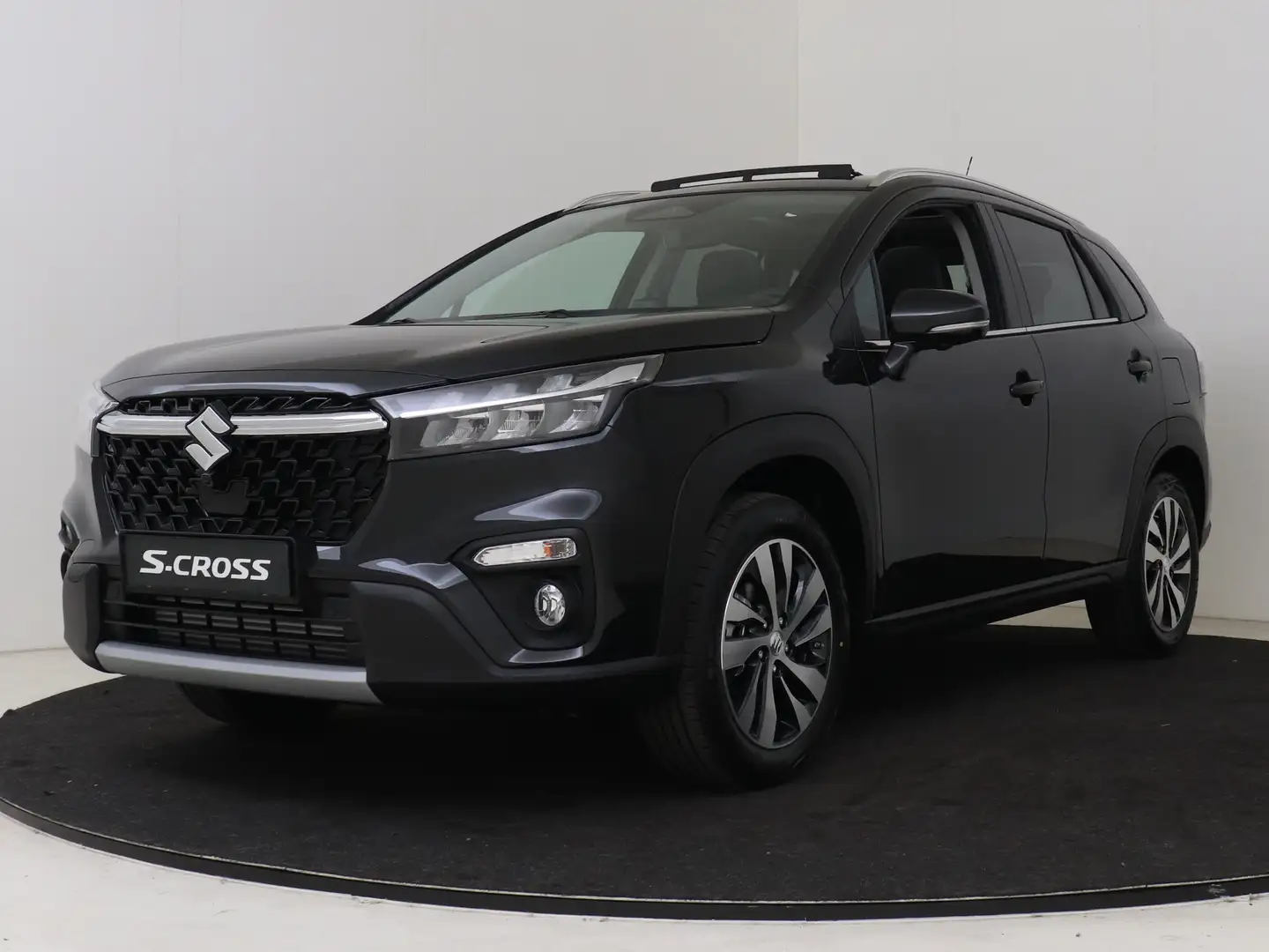 Suzuki S-Cross 1.4 Boosterjet Style Smart Hybrid Panodak Nieuw ui Zwart - 1