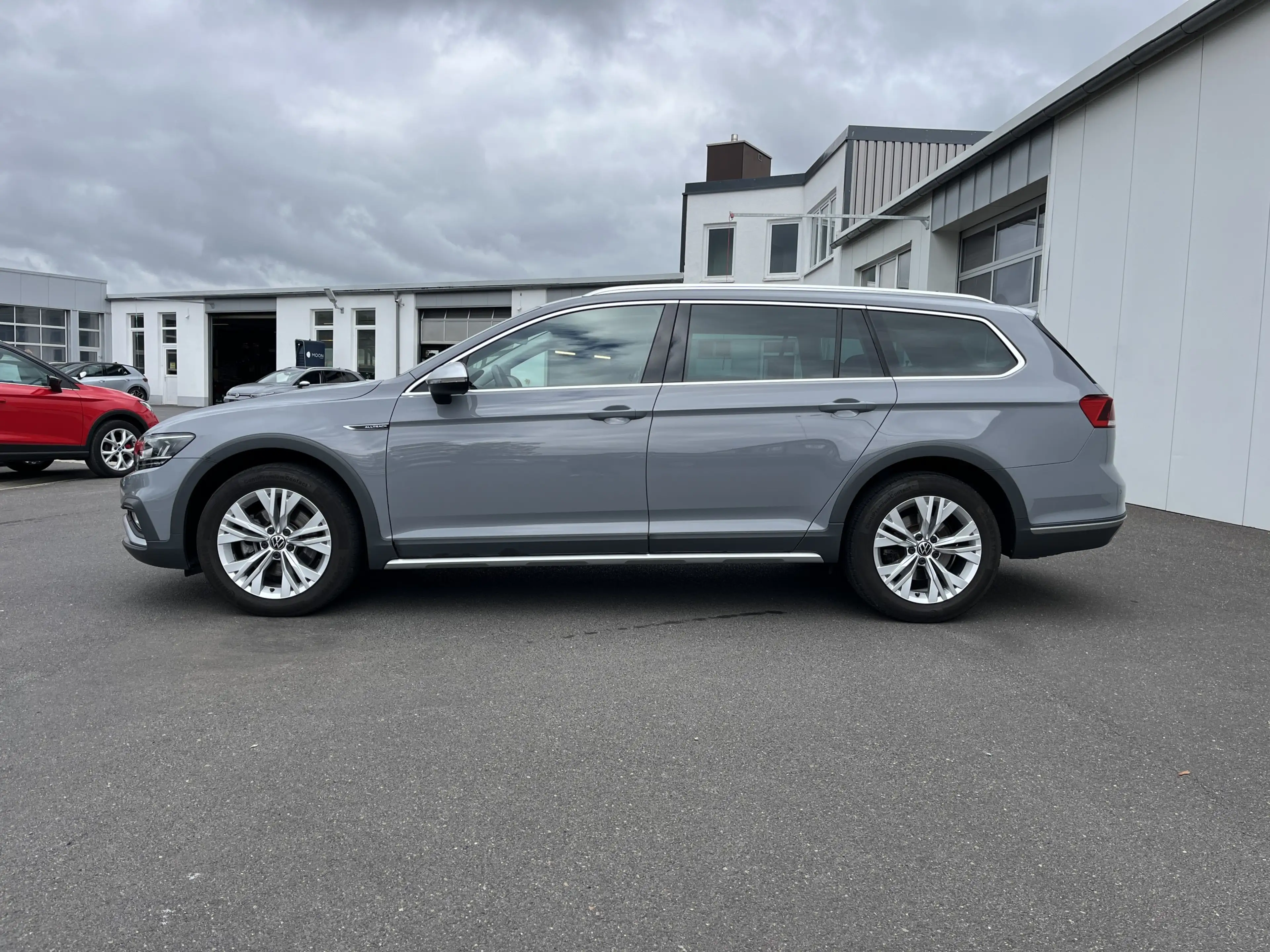 Volkswagen Passat Alltrack 2.0 TDI 4Mo DSG STHZ Navi TravelAssist LED RFK SHZ — photo 2