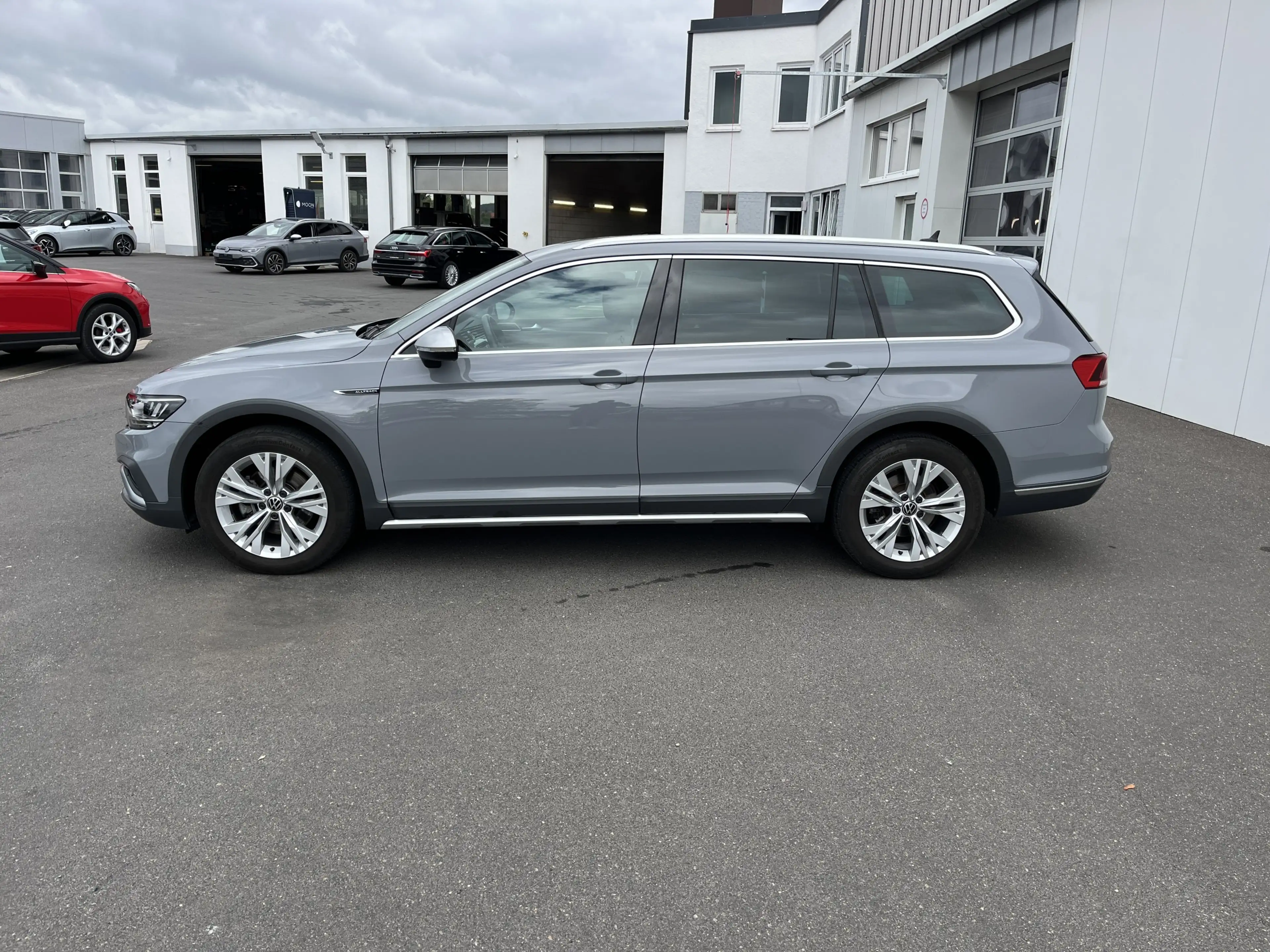 Volkswagen Passat Alltrack 2.0 TDI 4Mo DSG STHZ Navi TravelAssist LED RFK SHZ — photo 3