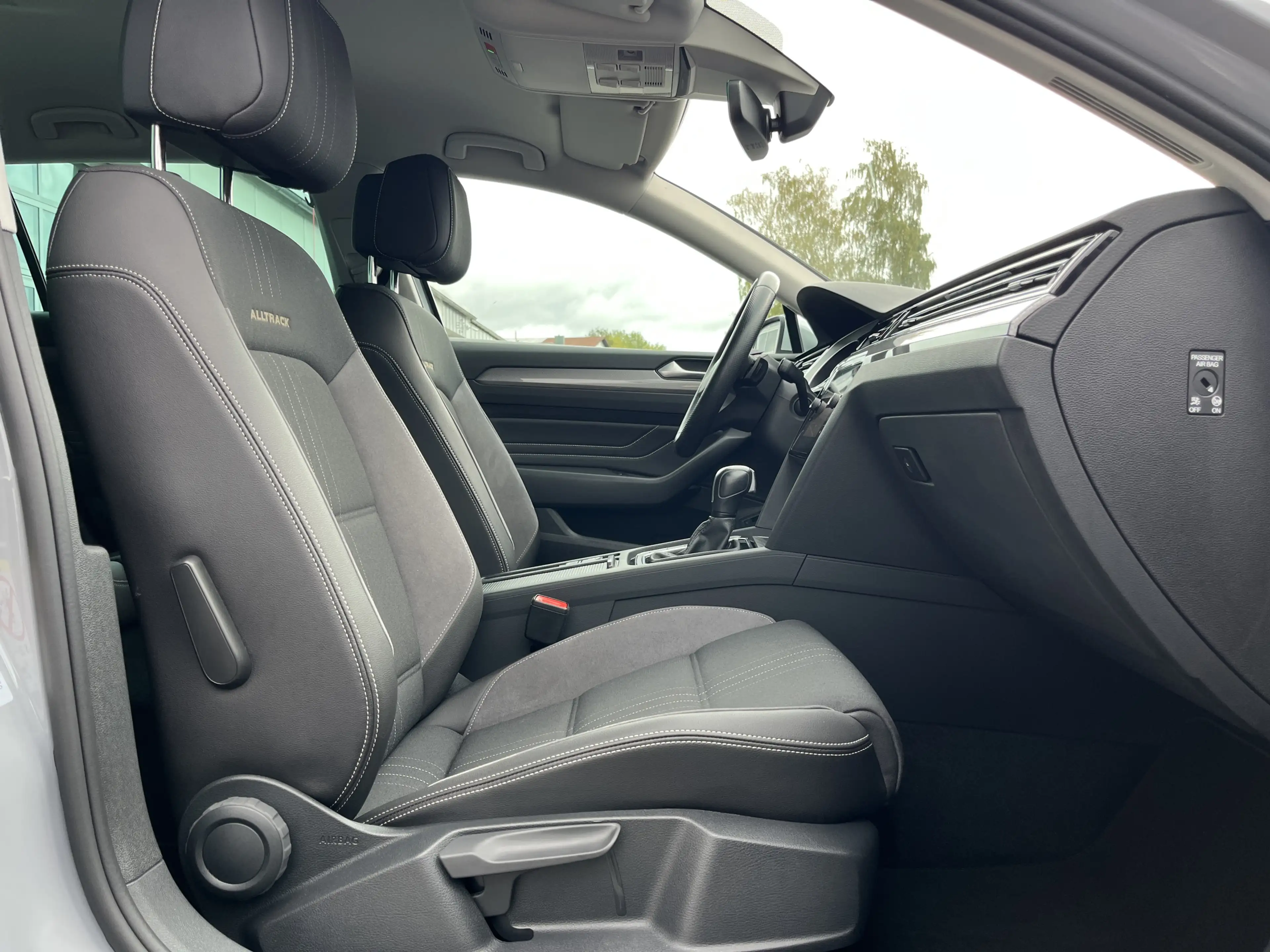 Volkswagen Passat Alltrack 2.0 TDI 4Mo DSG STHZ Navi TravelAssist LED RFK SHZ — photo 15