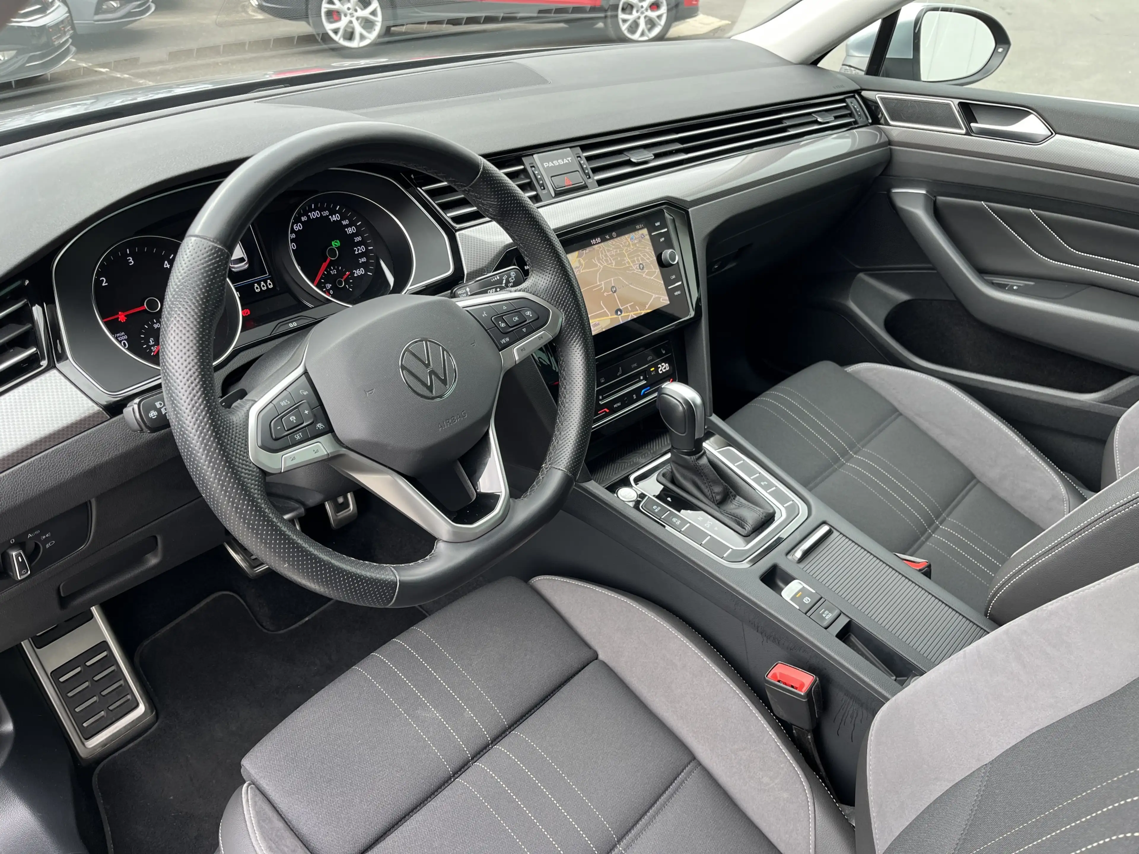 Volkswagen Passat Alltrack 2.0 TDI 4Mo DSG STHZ Navi TravelAssist LED RFK SHZ — photo 12