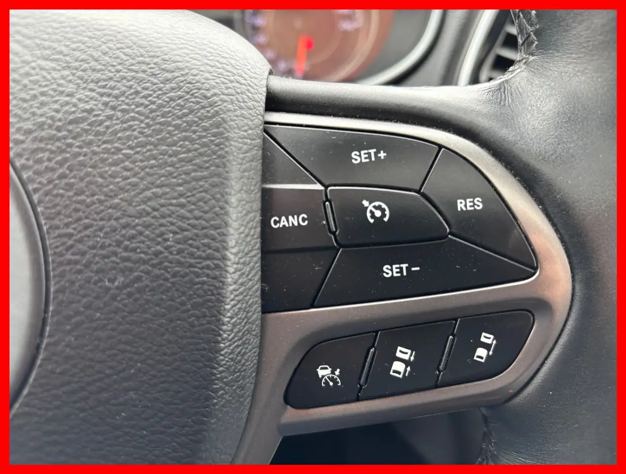 Jeep Cherokee снимка Jeep Cherokee