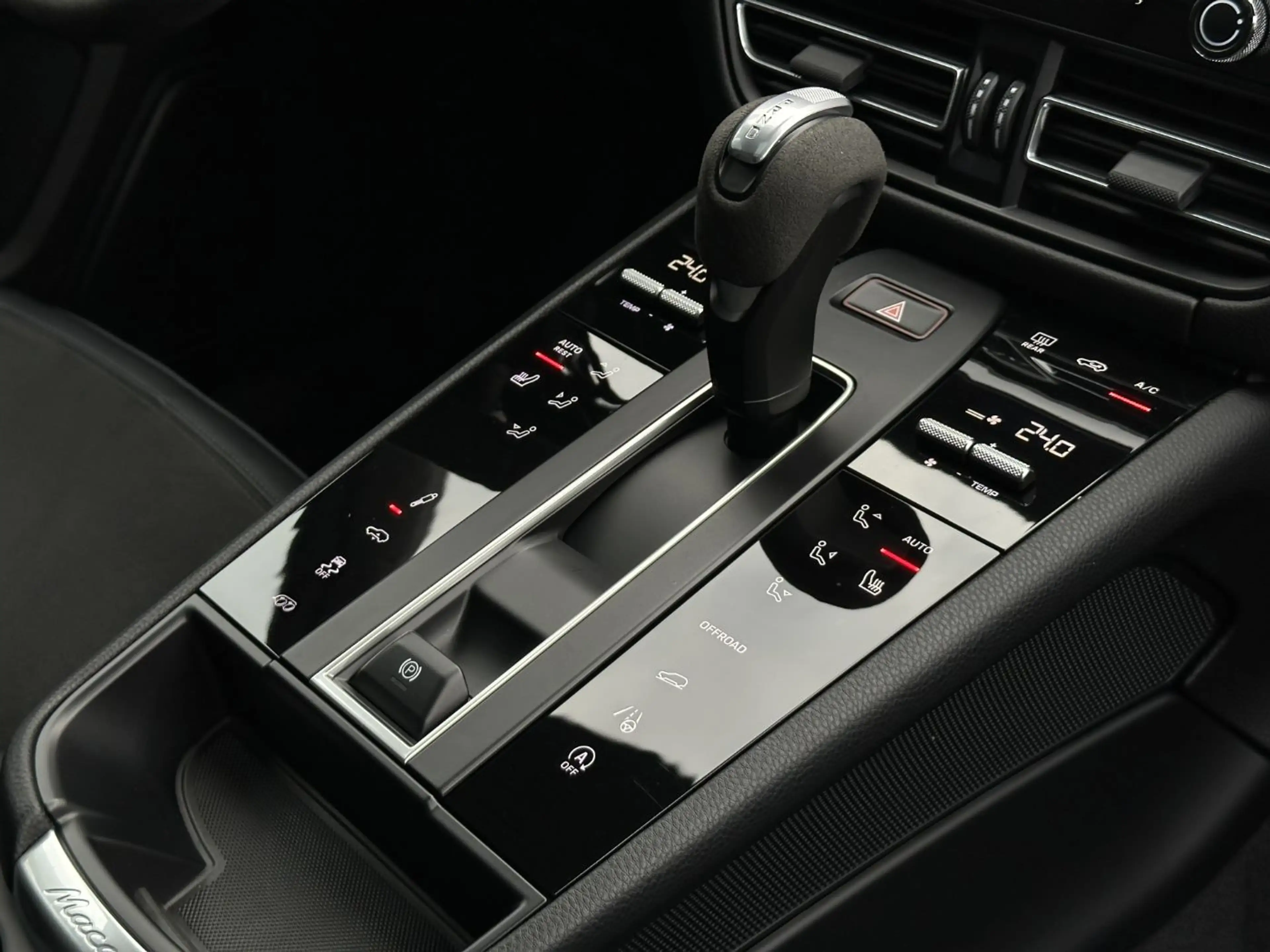 Porsche Macan GTS PANO BOSE PASM Lenkradheizung — photo 11